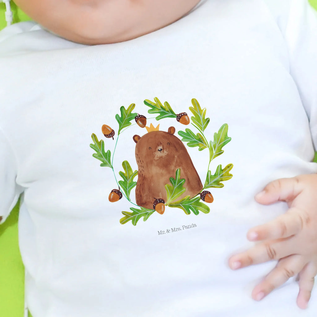 Organiczna koszulka dla niemowląt Niedźwiedź król Baby Shirt Mit Motiv, Baby Shirt Bunt, Baby Shirt Neutral, Baby Bio Shirt, Baby Shirt Gestreift, Baby Shirt Weiß, Baby Hemd, Baby Langarmshirt, Baby Sweatshirt, Lustiges Baby Shirt, Baby Shirt Alltag, Baby Shirt Erstausstattung, Baby Kurzarmshirt, Baby Shirt Klassisch, Baby Oberteil, Baby Shirt Mit Spruch, Baby Shirt Pastell, Baby Shirt Modern, Baby Shirt Grau, Baby T-Shirt, Baby Shirt Unisex, Baby Shirt Mädchen, Baby Jerseyshirt, Baby Shirt Mit Aufdruck, Baby Baumwollshirt, Baby Shirt Zur Geburt, Baby Shirt, Baby Shirt Junge, Baby Top, Süßes Baby Shirt, Baby Shirt Geschenk, Baby Pullover, Teddy, Bär, Teddybär, Bester Vater, Vater, Weltbester Papa, Papa Bär, Daddy, Bester Papa, Dad, Vatertag, Papi, Papa