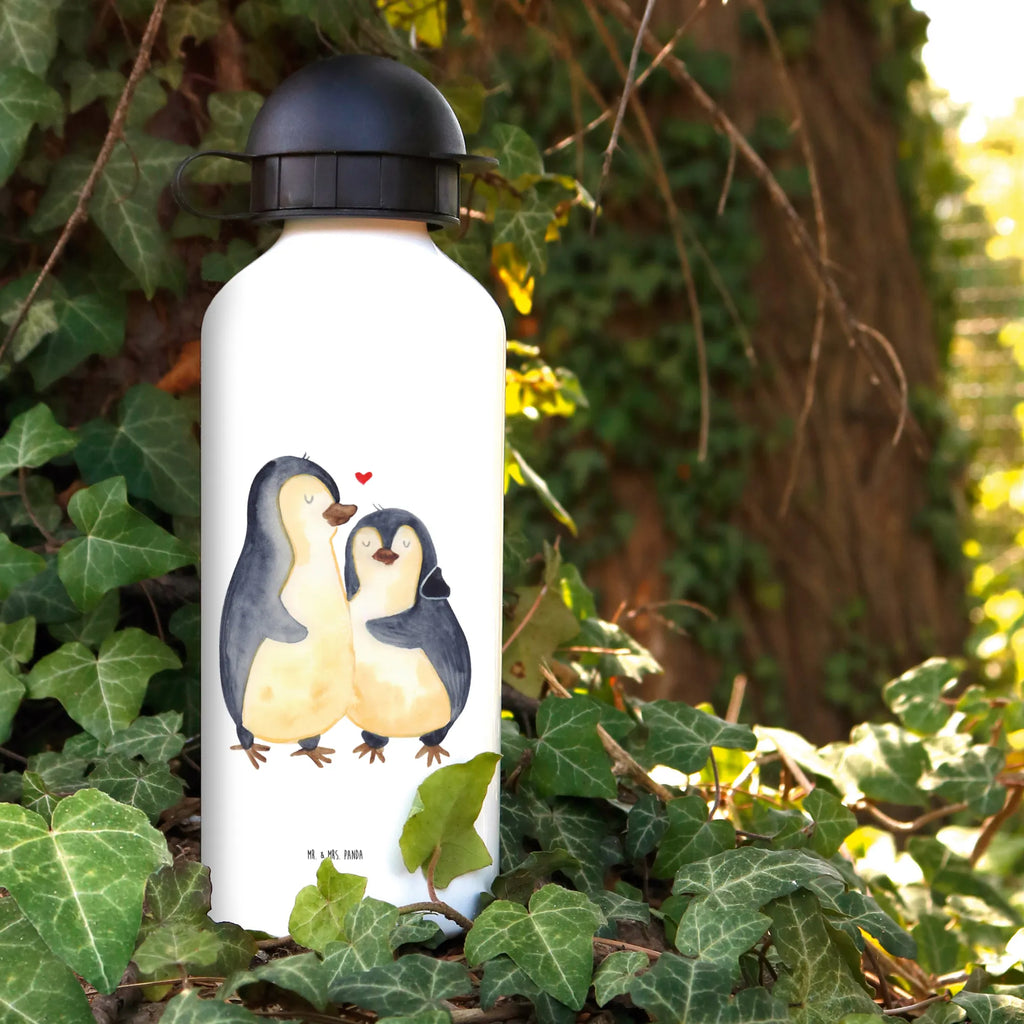 Kids drinks bottle Penguin embrace Fitnessflasche, Trinkflasche Für Kinder, Trinkflasche Mit Filter, Trinkflasche Für Herren, Wiederverwendbare Flasche, Trinkflasche Für Schule, Thermo Trinkflasche Doppelwandig, Borosilikatglas Trinkflasche, Kunststoff Trinkflasche, Isolierflasche, Leichte Flasche, Fahrradflasche, Trinkflasche Für Fahrrad, Thermoflasche, Auslaufsichere Trinkflasche, Flasche To Go, BPA-freie Flasche, Sportflasche, Getränkeflasche, Edelstahl Trinkflasche, Glas Trinkflasche, Wasserflasche, Spülmaschinenfeste Trinkflasche, Trinkflasche Für Büro, Flasche Mit Deckel, Aluminium Trinkflasche, Trinkflasche Mit Strohhalm, Nachhaltige Trinkflasche, Trinkflasche Für Wandern, Thermosflasche, Outdoorflasche, Trinkflasche Für Unterwegs, Trinkflasche, Trinkflasche Für Reisen, Trinkflasche Für Damen, Trinkflasche Für Alltag, Trinkflasche Für Erwachsene, Umweltfreundliche Trinkflasche, Trinkbehälter, Pinguin, Liebe, Hochzeitsgeschenk, Hochzeit, Liebesgeschenk, Verlobung, Jahrestag, Hochzeitstag, Liebesbeweis, Liebespaar