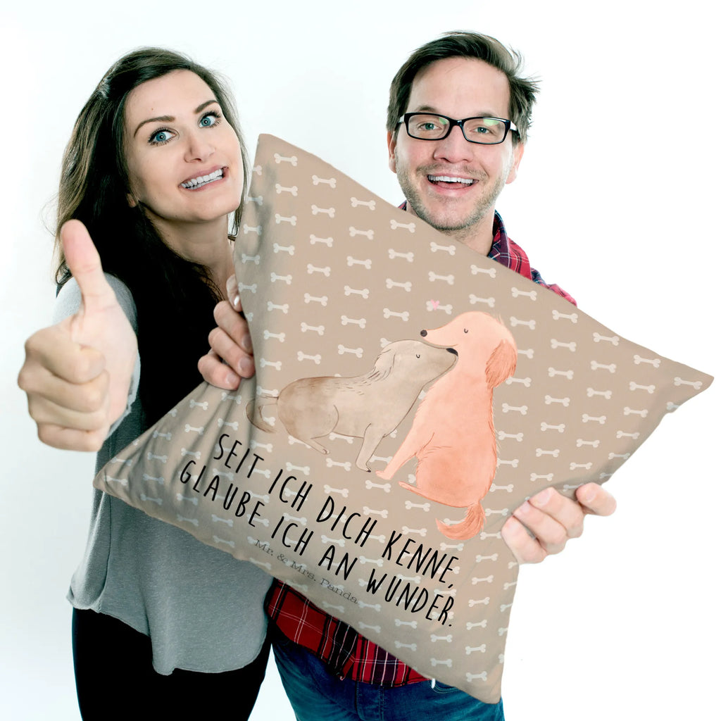 40x40 Kissen Hunde Liebe Sofakissen, Kissenhülle 40x40, Couchkissen, Kissenhülle, Kissenbezug 40x40, Kopfkissen, Kissenbezüge, Dekokissen 40x40, Dekokissen, Kissen 40x40, Zierkissen, sofakissen, Kissen 40x40 Waschbar, Dekokissen Sofa, Kissen, Sofakissen 40x40, Kopfkissen 40x40, Motivkissen, sitzkissen, Hund, Hundemotiv, Haustier, Hunderasse, Tierliebhaber, Hundebesitzer, Sprüche, Kuss, Herz, Kuscheln, Liebe, Vertrauen, Hund. Hunde