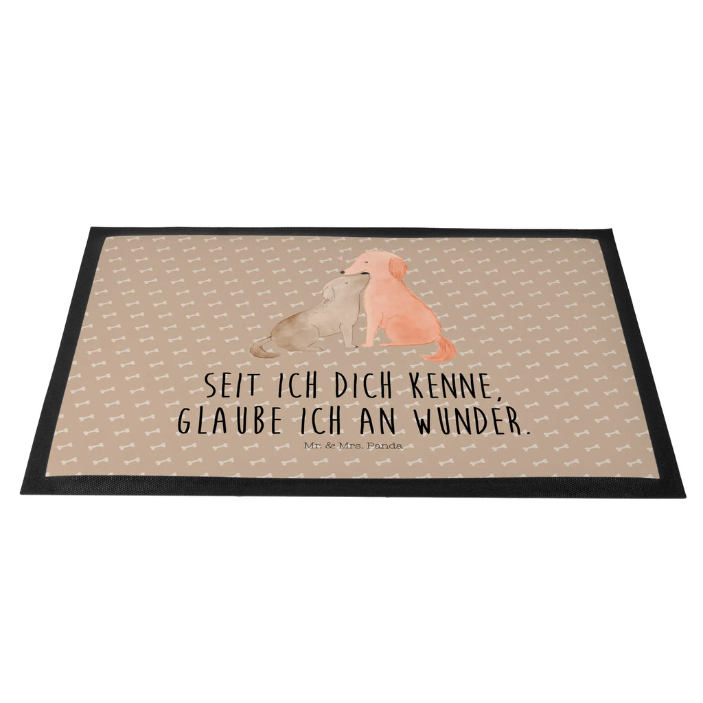 Fußmatte Hunde Liebe Sauberlaufmatte, Matte, Gummimatte, Fußabtreter, Fußabstreifer außen, Fussmatten, Haustürmatte, Vorleger, Fußabstreifer, Schmutzmatte, Fußmatte innen, Motivfußmatte, Fußmatte außen, Gummi Matte, Eingangsteppich, Fußmatte outdoor, Fussmatten online, Türmatte, Schmutzfangmatte, Fußmatten, Fußmatte waschbar, Türvorleger, Fußmatte außen wetterfest, Fußabtreter außen, Schmutzfänger, Schmutzfangteppich, Schmutzfangmatte waschbar, Hund, Hundemotiv, Haustier, Hunderasse, Tierliebhaber, Hundebesitzer, Sprüche, Kuss, Hund. Hunde, Vertrauen, Liebe, Herz, Kuscheln