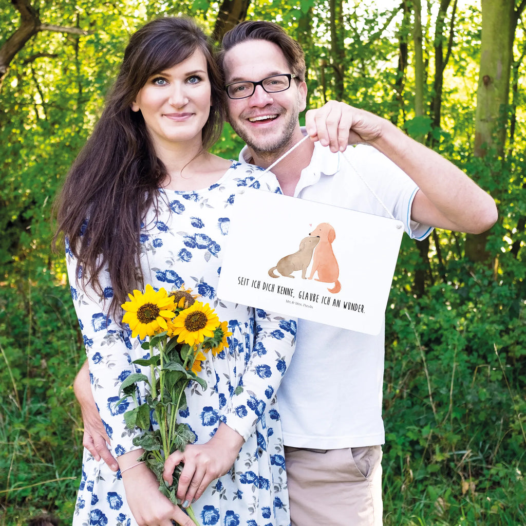 Dekoracyjny znak psy Miłość Deko schild Landhausstil, Dekoschild Klein, Deko schild Liebevoll Gestaltet, Deko schild Mit Blumenmotiv, Dekoschild Zum Aufhängen, Deko schild Mit Herz, Schild Zum Aufstellen, Dekoschild Geschenk, Spruchschild, Lustiges Deko schild, Schild Aus Holz, Rustikales Deko schild, Dekoschild Für Badezimmer, Türschild Mit Spruch, Schild Zum Hinstellen, Deko schild Für Wohnzimmer, Dekos child Für Garten, Dekoschild Aus Holz, Deko Wandtafel, Dekoschild Handgemacht, Deko schild Modern, Deko schild Mit Spruch, Dekoschild Für Flur, Metallschild, Wandschild, Dekoschild Für Familie, Vintage Schild, Dekoschild Groß, Dekoschild Für Freunde, Dekoschild, Deko schild Für Balkon, Schild Aus Metall, Deko Schild, Wanddeko Schild, Deko schild Für Küche, Deko schild Mit Motiv, Shabby Chic Schild, Holzschild, Deko schild Mit Lebensweisheit, Türschild, Hund, Hundemotiv, Haustier, Hunderasse, Tierliebhaber, Hundebesitzer, Sprüche, Kuss, Herz, Kuscheln, Hund. Hunde, Vertrauen, Liebe