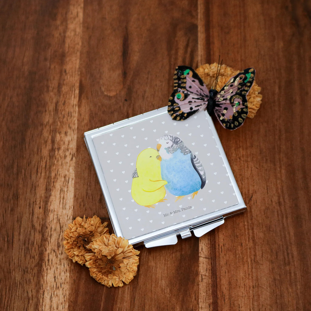 Handbag mirror Parakeets in love Handspiegel Geschenkidee, Vintage Kompaktspiegel, Tragbarer Spiegel, Taschen-Kosmetikspiegel, Spiegel Für Make-Up Tasche, Spiegel Für Unterwegs, Klappbarer Handspiegel, Silber, Handtaschenspiegel, Spiegel Für Schminktasche, Kosmetikspiegel Klein, Deko Handspiegel, Handspiegel Zum Mitnehmen, Quadratischer Handspiegel, Klappspiegel, Schminkspiegel To Go, Handspiegel Für Damen, Runder Taschenspiegel, Schminkspiegel Kompakt, Design Taschenspiegel, Klappbarer Taschenspiegel, Kompaktspiegel, Reise Spiegel, Mini Spiegel, Taschenspiegel, Handspiegel Mit Hülle, Spiegel Für Handtasche, Freund, Liebe, Ehefrau, Hocheitstag, Ehemann, Heiratsantrag, Jahrestag, Liebesgeschenk, Partner, Heiraten, Freundin, Verlobung, Vertrauen, Wellensittich, Nähe, Vögel, Kuscheln