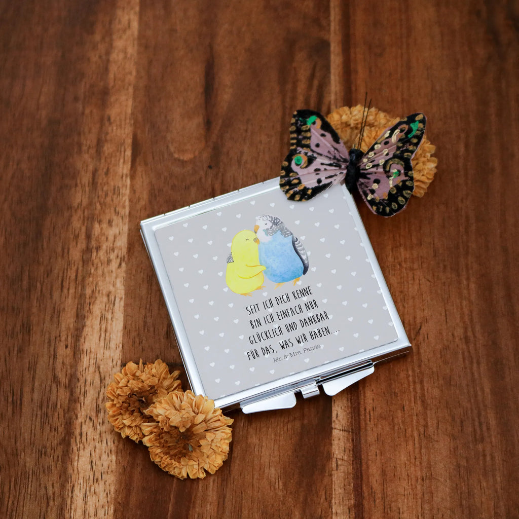 Handbag mirror Parakeets in love Handspiegel Geschenkidee, Vintage Kompaktspiegel, Tragbarer Spiegel, Taschen-Kosmetikspiegel, Spiegel Für Make-Up Tasche, Spiegel Für Unterwegs, Klappbarer Handspiegel, Silber, Handtaschenspiegel, Spiegel Für Schminktasche, Kosmetikspiegel Klein, Deko Handspiegel, Handspiegel Zum Mitnehmen, Quadratischer Handspiegel, Klappspiegel, Schminkspiegel To Go, Handspiegel Für Damen, Runder Taschenspiegel, Schminkspiegel Kompakt, Design Taschenspiegel, Klappbarer Taschenspiegel, Kompaktspiegel, Reise Spiegel, Mini Spiegel, Taschenspiegel, Handspiegel Mit Hülle, Spiegel Für Handtasche, Freund, Liebe, Ehefrau, Hocheitstag, Ehemann, Heiratsantrag, Jahrestag, Liebesgeschenk, Partner, Heiraten, Freundin, Verlobung, Vertrauen, Wellensittich, Nähe, Vögel, Kuscheln