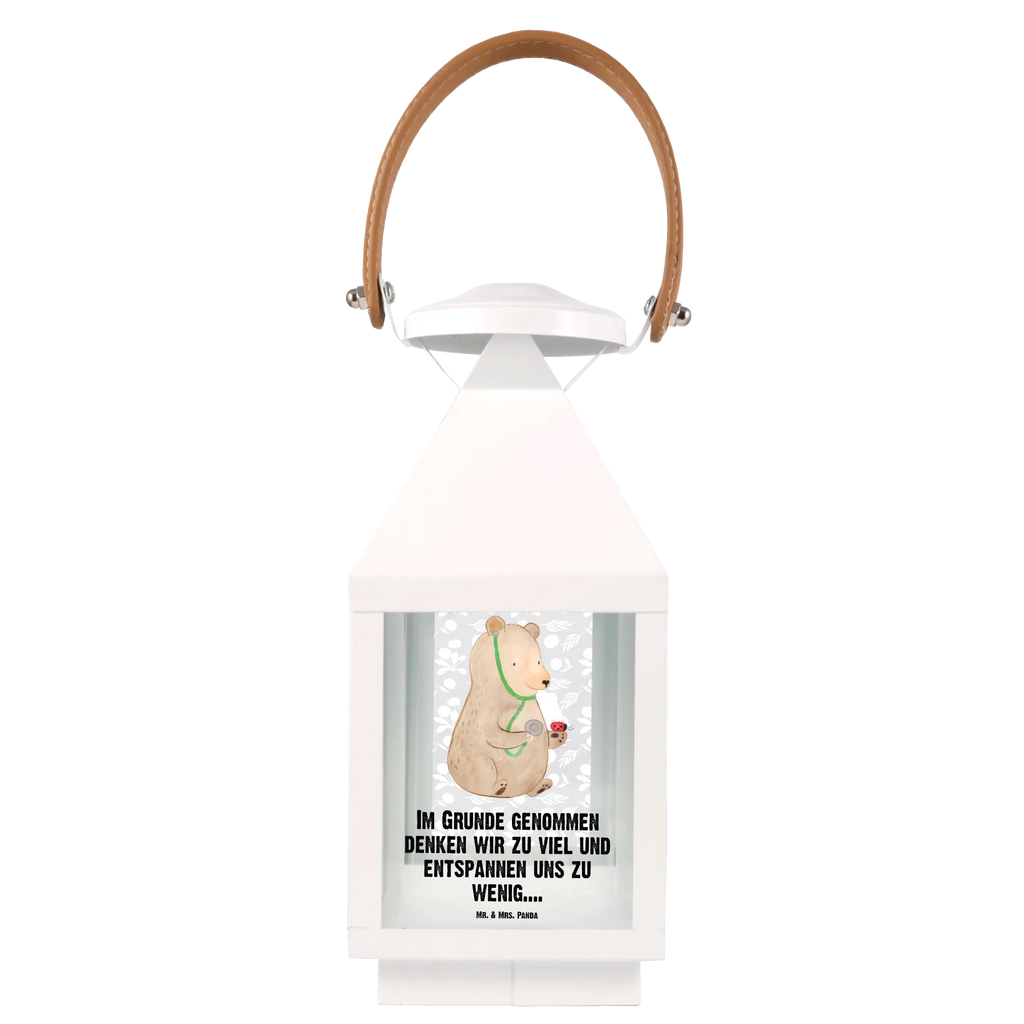 Deko Laterne Bär Arzt Deko Laterne, Windlichtlaterne, Laterne Mit Blumenmotiv, Holzlaterne, Laterne XXL, Laternenlicht, Laterne Mit Spiegelglas, Laterne Mit Motiv, Dekolaterne, Laterne Pastellfarben, Teelichthalter Laterne, Lichterlaterne, Windlicht, Laterne Klassisch, Kerzenlaterne, Laterne Deko, Laterne Zum Stellen, Laterne Wind- und Wetterfest, Laterne Minimalistisch, Laternenwindlicht, Leuchten, LED-Laterne, Laterne Skandinavisch, Terrasse-Laterne, Outdoor-Laterne, Lichterkettenlaterne, Laterne Shabby Chic, Glaslaterne, Laterne Spülmaschinenfest (Glas), Laterne Rustikal, Innenraum-Laterne, Laterne Beleuchtet, Laterne Orientalisch, Laterne Modern, Hängelaterne Deko, Laterne Mit Griff, Laterne Mit Sternenmuster, Metall Laterne, Laterne Mit Muster, Tischlaterne, Hängeleuchte, Laterne Weiß, Laterne Klein, Laterne Zum Hängen, Laterne Landhausstil, Laterne Romantisch, Laternen-Set, Laterne Maritim, Laterne Vintage, Metalllaterne, Bär, Teddy, Teddybär, Doktorin, Doktor, Ärztin, Professorin, Professor, Arzt