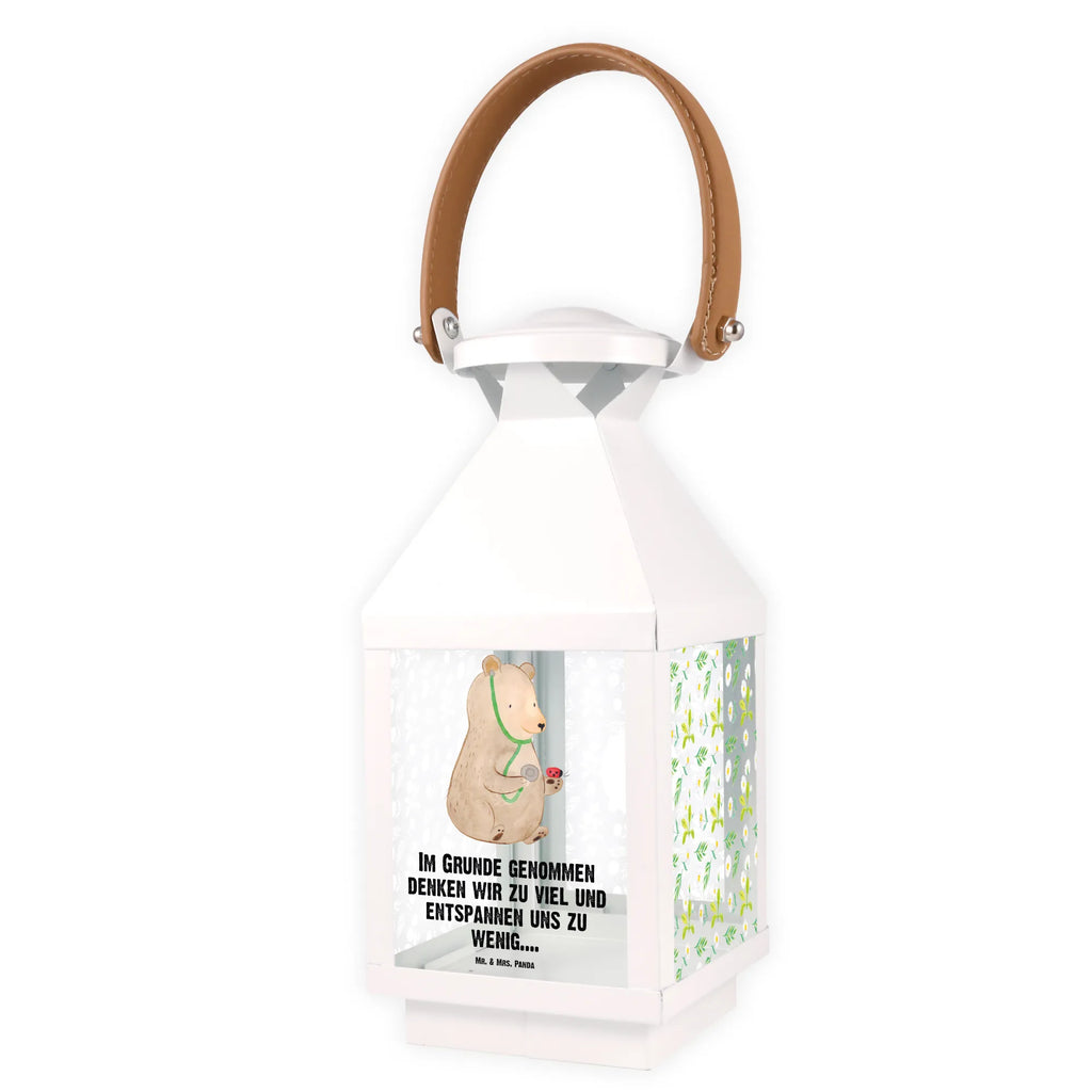 Deko Laterne Bär Arzt Deko Laterne, Windlichtlaterne, Laterne Mit Blumenmotiv, Holzlaterne, Laterne XXL, Laternenlicht, Laterne Mit Spiegelglas, Laterne Mit Motiv, Dekolaterne, Laterne Pastellfarben, Teelichthalter Laterne, Lichterlaterne, Windlicht, Laterne Klassisch, Kerzenlaterne, Laterne Deko, Laterne Zum Stellen, Laterne Wind- und Wetterfest, Laterne Minimalistisch, Laternenwindlicht, Leuchten, LED-Laterne, Laterne Skandinavisch, Terrasse-Laterne, Outdoor-Laterne, Lichterkettenlaterne, Laterne Shabby Chic, Glaslaterne, Laterne Spülmaschinenfest (Glas), Laterne Rustikal, Innenraum-Laterne, Laterne Beleuchtet, Laterne Orientalisch, Laterne Modern, Hängelaterne Deko, Laterne Mit Griff, Laterne Mit Sternenmuster, Metall Laterne, Laterne Mit Muster, Tischlaterne, Hängeleuchte, Laterne Weiß, Laterne Klein, Laterne Zum Hängen, Laterne Landhausstil, Laterne Romantisch, Laternen-Set, Laterne Maritim, Laterne Vintage, Metalllaterne, Bär, Teddy, Teddybär, Doktorin, Doktor, Ärztin, Professorin, Professor, Arzt