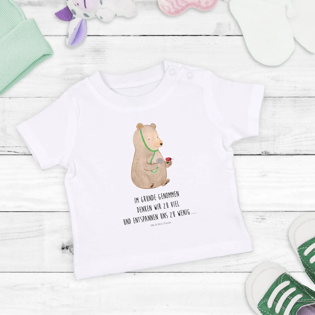 Organiczna koszulka dla niemowląt niedźwiedź lekarz Baby Shirt Modern, Baby Top, Baby T-Shirt, Baby Shirt Mit Aufdruck, Baby Shirt Junge, Baby Shirt Erstausstattung, Baby Shirt Mit Spruch, Baby Jerseyshirt, Baby Kurzarmshirt, Baby Shirt Klassisch, Baby Shirt Alltag, Baby Langarmshirt, Baby Shirt, Baby Shirt Geschenk, Baby Sweatshirt, Baby Pullover, Baby Shirt Gestreift, Baby Baumwollshirt, Baby Shirt Zur Geburt, Lustiges Baby Shirt, Süßes Baby Shirt, Baby Hemd, Baby Shirt Unisex, Baby Shirt Mit Motiv, Baby Shirt Pastell, Baby Shirt Bunt, Baby Oberteil, Baby Shirt Mädchen, Baby Shirt Weiß, Baby Bio Shirt, Baby Shirt Grau, Baby Shirt Neutral, Bär, Teddy, Teddybär, Doktorin, Professor, Ärztin, Arzt, Professorin, Doktor