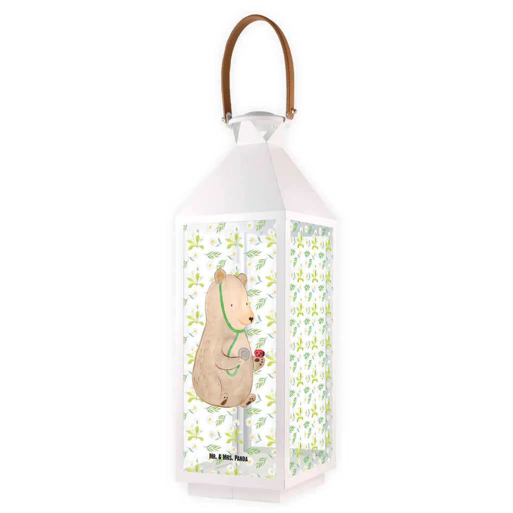 Deko Laterne Bär Arzt Deko Laterne, Windlichtlaterne, Laterne Mit Blumenmotiv, Holzlaterne, Laterne XXL, Laternenlicht, Laterne Mit Spiegelglas, Laterne Mit Motiv, Dekolaterne, Laterne Pastellfarben, Teelichthalter Laterne, Lichterlaterne, Windlicht, Laterne Klassisch, Kerzenlaterne, Laterne Deko, Laterne Zum Stellen, Laterne Wind- und Wetterfest, Laterne Minimalistisch, Laternenwindlicht, Leuchten, LED-Laterne, Laterne Skandinavisch, Terrasse-Laterne, Outdoor-Laterne, Lichterkettenlaterne, Laterne Shabby Chic, Glaslaterne, Laterne Spülmaschinenfest (Glas), Laterne Rustikal, Innenraum-Laterne, Laterne Beleuchtet, Laterne Orientalisch, Laterne Modern, Hängelaterne Deko, Laterne Mit Griff, Laterne Mit Sternenmuster, Metall Laterne, Laterne Mit Muster, Tischlaterne, Hängeleuchte, Laterne Weiß, Laterne Klein, Laterne Zum Hängen, Laterne Landhausstil, Laterne Romantisch, Laternen-Set, Laterne Maritim, Laterne Vintage, Metalllaterne, Bär, Teddy, Teddybär, Doktorin, Doktor, Ärztin, Professorin, Professor, Arzt