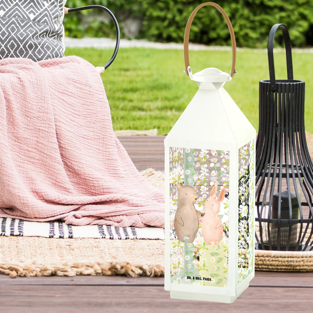 Decorative lantern bear and rabbit Embrace Outdoor-Laterne, Laterne Skandinavisch, Laterne Modern, Laterne Zum Hängen, Innenraum-Laterne, Laterne XXL, Laterne Minimalistisch, Laterne Mit Motiv, Laterne Romantisch, Laterne Beleuchtet, Lichterkettenlaterne, Kerzenlaterne, Laternenlicht, Laterne Wind- und Wetterfest, LED-Laterne, Laterne Orientalisch, Teelichthalter Laterne, Laternenwindlicht, Glaslaterne, Laterne Klassisch, Laterne Mit Blumenmotiv, Gartenlaterne, Laterne Maritim, Laterne Pastellfarben, Laterne Vintage, Holzlaterne, Deko Laterne, Laterne Rustikal, Laterne Mit Griff, Metalllaterne, Dekolaterne, Laterne Mit Spiegelglas, Laterne Spülmaschinenfest (Glas), Laterne Weiß, Laterne Deko, Windlichtlaterne, Laterne Mit Muster, Laterne Mit Sternenmuster, Lichterlaterne, Terrasse-Laterne, Laterne Klein, Tischlaterne, Laterne Shabby Chic, Laterne Zum Stellen, Laternen-Set, Hängelaterne Deko, Laterne Landhausstil, Liebe, Partner, Freund, Freundin, Ehemann, Ehefrau, Heiraten, Verlobung, Heiratsantrag, Liebesgeschenk, Jahrestag, Hocheitstag, Bärchen, Freunde, Bär, best friends, bester Freund, Hase