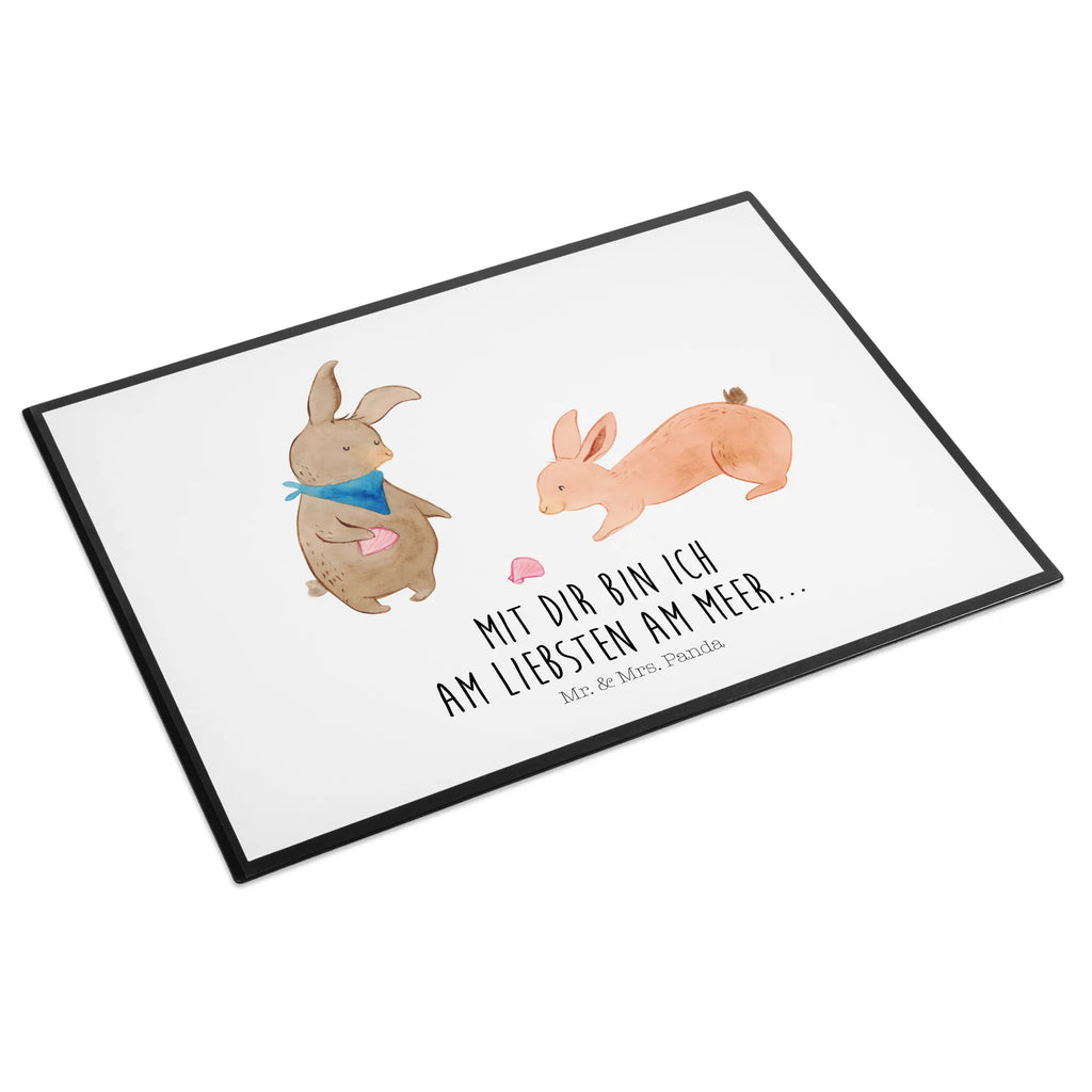 Schreibtischunterlage Hasen Muschel arbeitsmatte, Schreibtisch Matte, Tischunterlage, Schreibunterlage, schreibtischauflagen, arbeitsunterlage, schreibmatte, schreibtischunterlage, tischpad, schreibtischunterlagen, tischmatten, tischpads, schreibauflage, schreibauflagen, tischauflagen, tischauflage, Schreibtischauflage, tischmatte, Schreibtisch Unterlagen, pultunterlage, schreibtischmatte, Oma, Opa, Muttertag, Familie, Schwester, Bruder, Vatertag, Mama, Papa, Best Friends, Muscheln, BFF, Meer, Hasen, Beste Freundin, Freundin, Freundinnen, Muscheln Sammeln