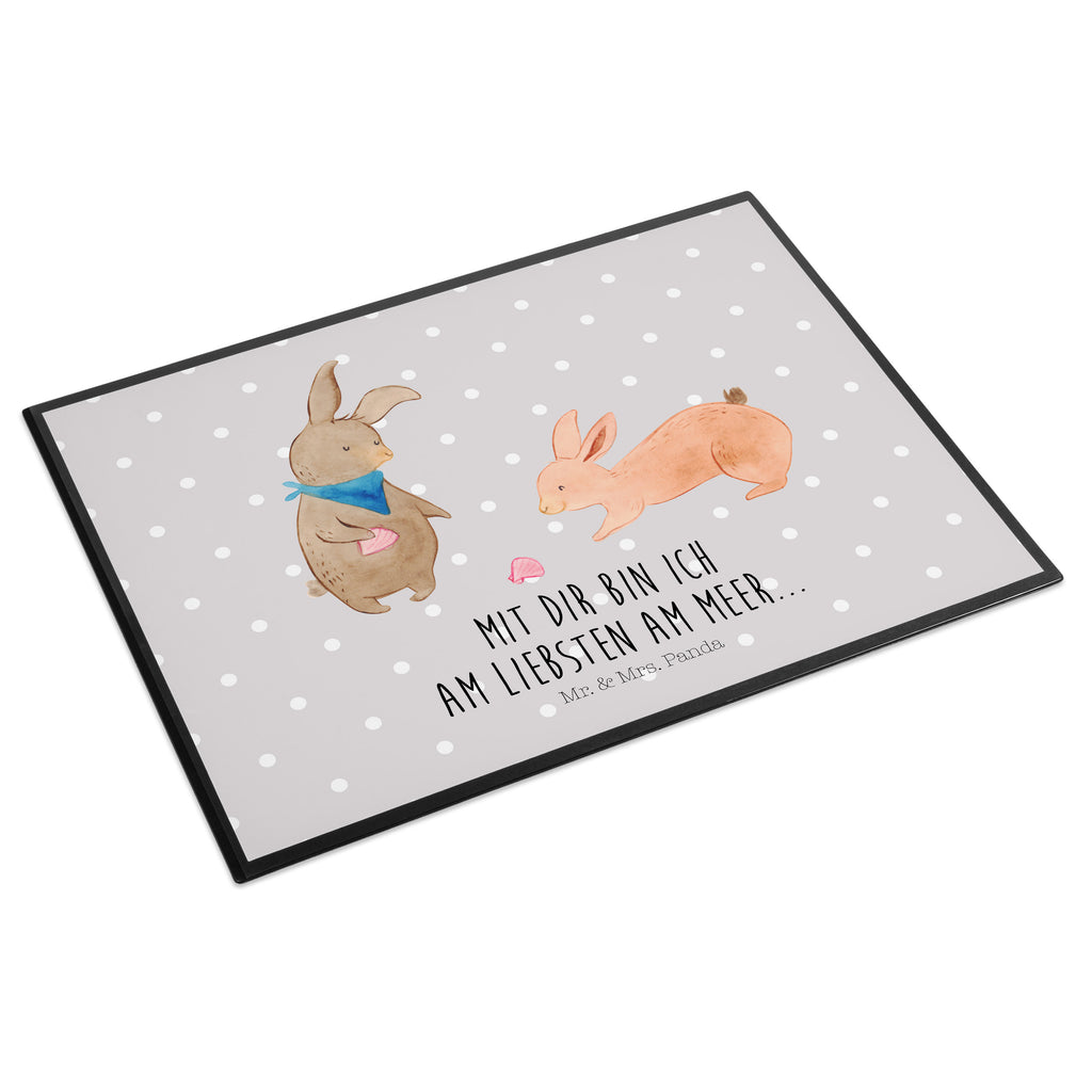 Schreibtischunterlage Hasen Muschel arbeitsmatte, Schreibtisch Matte, Tischunterlage, Schreibunterlage, schreibtischauflagen, arbeitsunterlage, schreibmatte, schreibtischunterlage, tischpad, schreibtischunterlagen, tischmatten, tischpads, schreibauflage, schreibauflagen, tischauflagen, tischauflage, Schreibtischauflage, tischmatte, Schreibtisch Unterlagen, pultunterlage, schreibtischmatte, Oma, Opa, Muttertag, Familie, Schwester, Bruder, Vatertag, Mama, Papa, Best Friends, Muscheln, BFF, Meer, Hasen, Beste Freundin, Freundin, Freundinnen, Muscheln Sammeln