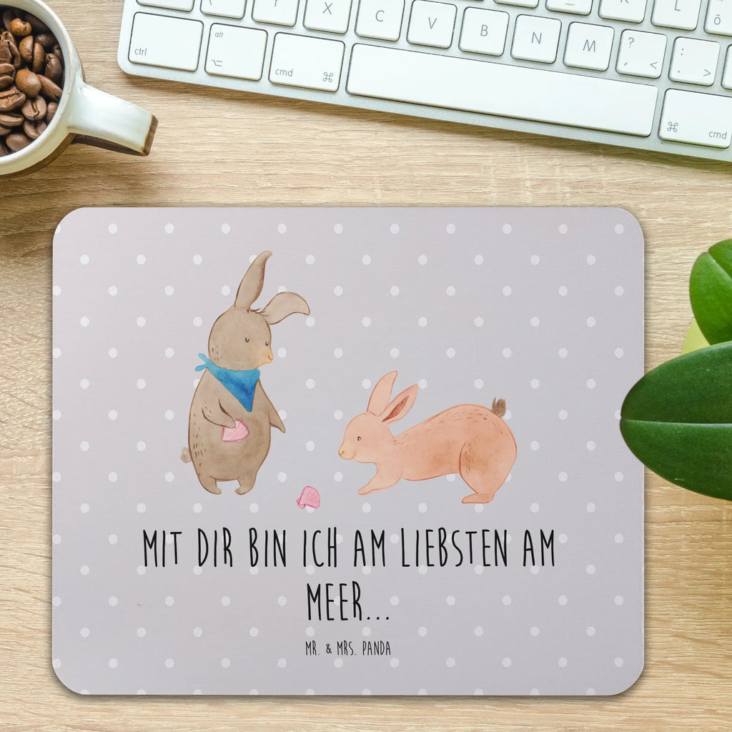 Mouse mat Bunnies with seashell Schenken, Computer zubehör, Bürobedarf, Arbeitszimmer, PC Zubehör, Mauspad, Designer Mauspad, Lernen, Mausunterlage, Einzigartiges Mauspad, Home Office, Büroausstattung, Computer, Laptop, Mousepad, Mausmatte, Mauspad Büro, Muttertag, Mama, Familie, Schwester, Opa, Oma, Bruder, Vatertag, Papa, Muscheln, Meer, Hasen, beste Freundin, Freundin, best friends, Freundinnen, Muscheln sammeln, BFF