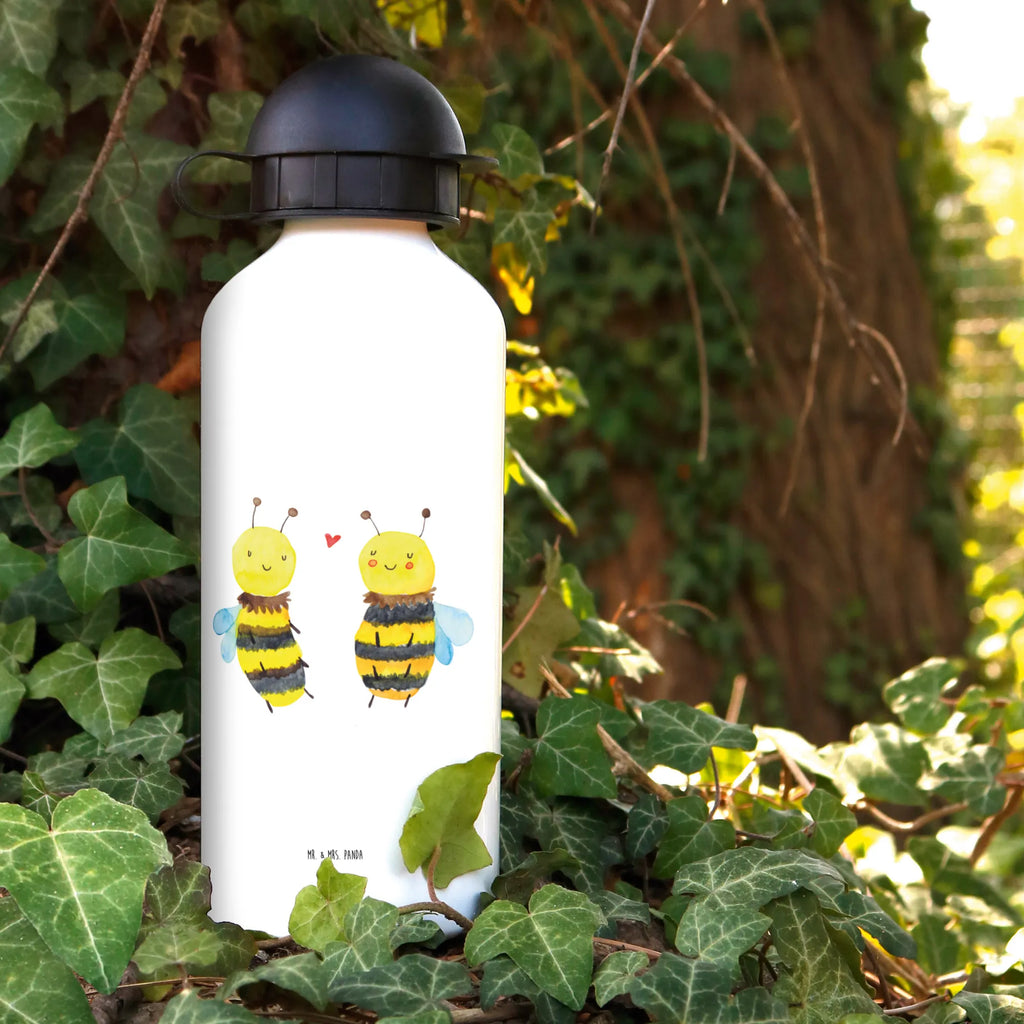 Kids drinks bottle bee In love Fitnessflasche, Wasserflasche, Edelstahl Trinkflasche, Trinkflasche Mit Filter, Leichte Flasche, Thermo Trinkflasche Doppelwandig, Sportflasche, Trinkflasche Für Reisen, Trinkflasche Für Alltag, Glas Trinkflasche, Trinkflasche, Isolierflasche, Flasche Mit Deckel, Flasche To Go, Getränkeflasche, Trinkflasche Für Unterwegs, Outdoorflasche, Kindergeburtstag, Thermoflasche, Fahrradflasche, Kunststoff Trinkflasche, Wiederverwendbare Flasche, Aluminium Trinkflasche, BPA-freie Flasche, Nachhaltige Trinkflasche, Trinkbehälter, Borosilikatglas Trinkflasche, Biene, Wespe, Hummel