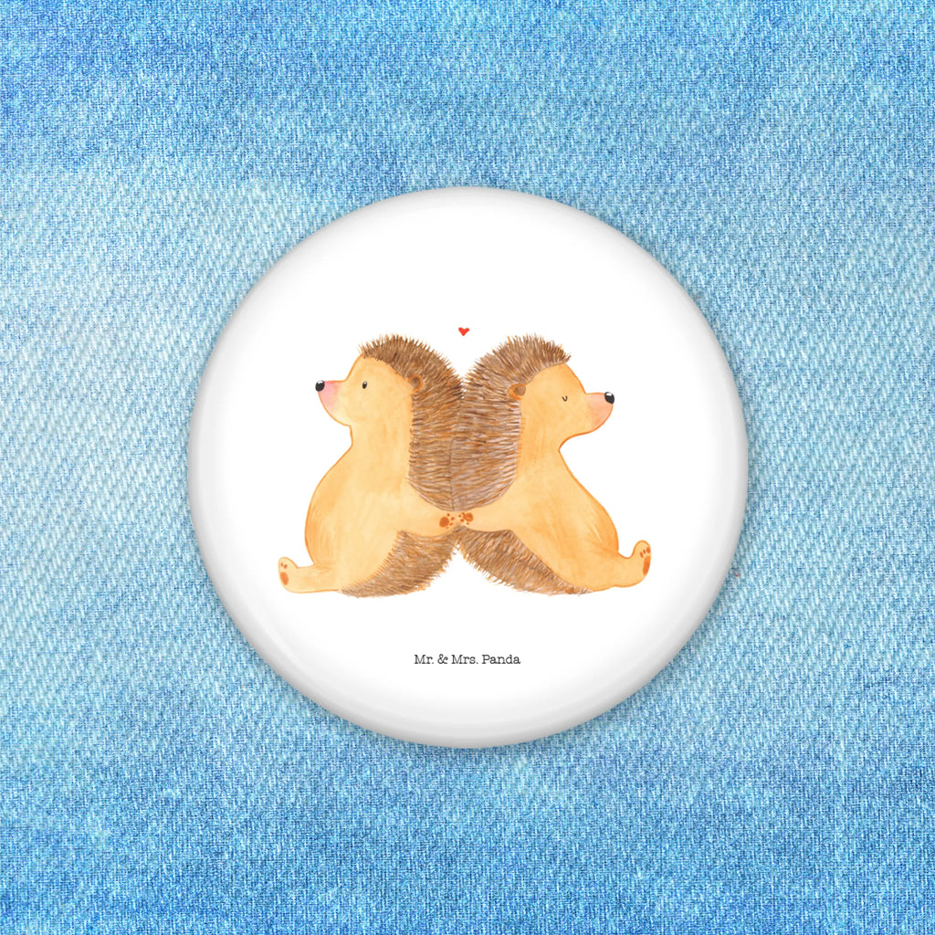 Button Igel händchenhaltend Button-Logo 50 mm, Button-Anstecker 50 mm, Pin 50 mm, Festivalbutton 50 mm, Button-Set 50 mm, Ansteckbutton 50 mm, Button-Emblem 50 mm, Button-Lieferung 50 mm, Sammlerbutton 50 mm, Button-Sujet 50 mm, Vereinsbutton 50 mm, Runde Buttons 50 mm, Button Abzeichen 50 mm, Button-Design 50 mm, Button-Druck 50 mm, Badge 50 mm, Button-Button 50 mm, Eventbutton 50 mm, Button-Kollektion 50 mm, Button-Edition 50 mm, Button-Motiv 50 mm, Marketingbutton 50 mm, Button-Presse 50 mm, Button 50 mm, Button-Sonderedition 50 mm, Pin-Button 50 mm, Button-Pin 50 mm, Button-Badge 50 mm, Werbebutton 50 mm, Liebe, Partner, Freund, Freundin, Ehemann, Ehefrau, Heiraten, Verlobung, Heiratsantrag, Liebesgeschenk, Jahrestag, Hocheitstag, Liebesbeweis, Liebesbotschaft, Lieblingsmensch, Love, Igelliebe, Geschenk für zwei, Igel, Gemeinsamkeit, Hand in Hand, große Liebe, Hochzeit