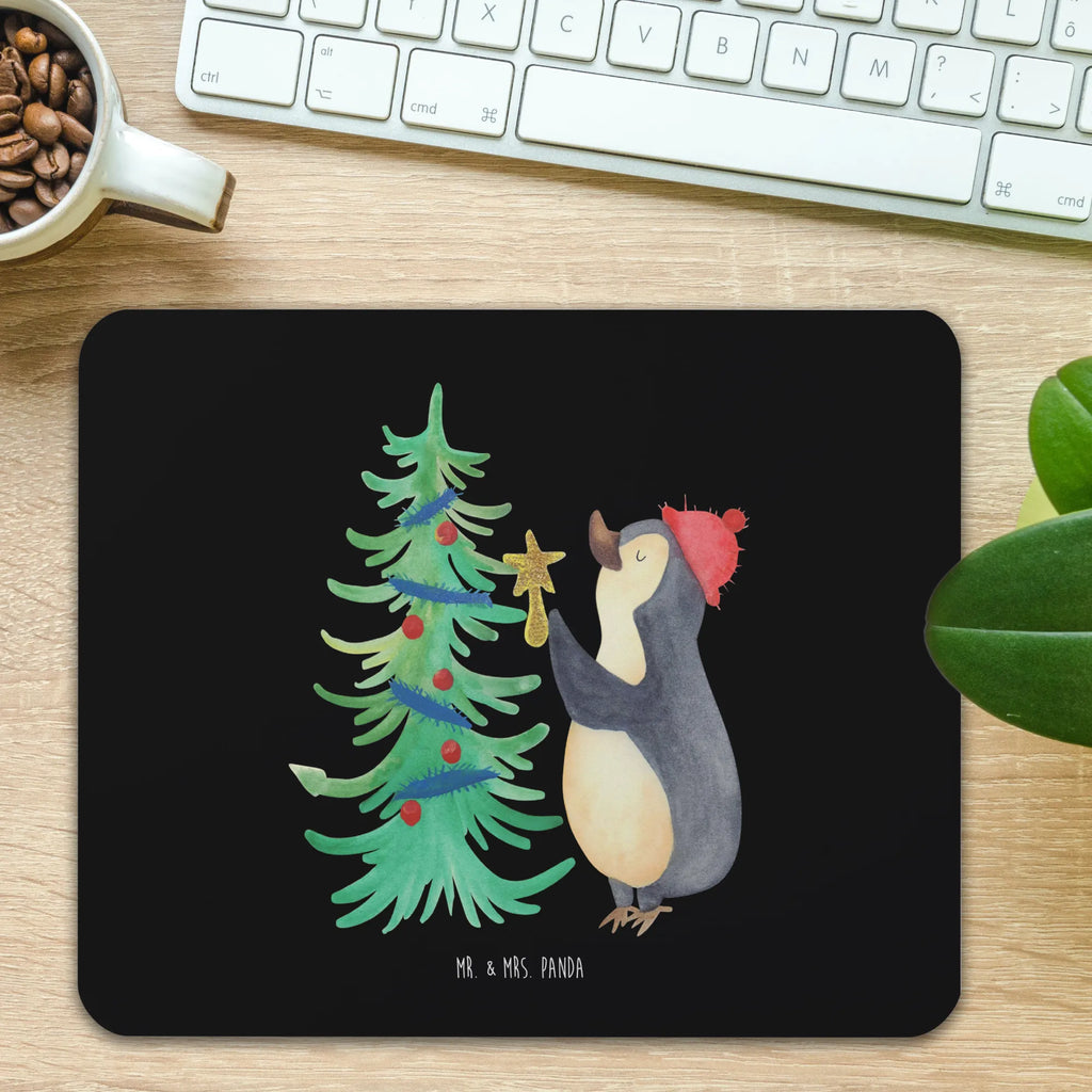 Mouse mat penguin Christmas tree Mausunterlage, Arbeitszimmer, Büroausstattung, Computer zubehör, Einzigartiges Mauspad, Designer Mauspad, Mousepad, Mauspad, Mauspad Büro, PC Zubehör, Winter, Weihnachten, Weihnachtsdeko, Nikolaus, Advent, Heiligabend, Wintermotiv, Pinguin