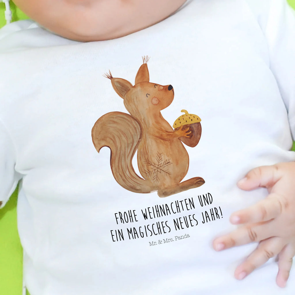 Organiczna koszulka dla niemowląt wiewiórka Czas Bożego Narodzenia Baby Shirt Pastell, Baby Shirt Gestreift, Baby Shirt Junge, Lustiges Baby Shirt, Baby Shirt Mit Motiv, Baby Pullover, Baby Oberteil, Baby T-Shirt, Baby Shirt Modern, Baby Shirt Geschenk, Baby Shirt Bunt, Baby Shirt Mädchen, Baby Shirt Grau, Baby Shirt Unisex, Süßes Baby Shirt, Baby Shirt, Baby Hemd, Baby Shirt Alltag, Baby Shirt Mit Aufdruck, Baby Langarmshirt, Baby Kurzarmshirt, Baby Top, Baby Bio Shirt, Baby Shirt Erstausstattung, Baby Sweatshirt, Baby Shirt Klassisch, Baby Shirt Mit Spruch, Baby Jerseyshirt, Baby Shirt Neutral, Baby Baumwollshirt, Baby Shirt Weiß, Baby Shirt Zur Geburt, Winter, Weihnachten, Weihnachtsdeko, Nikolaus, Advent, Heiligabend, Wintermotiv, Frohe Weihnachten, Neujahr, Frohes neues Jahr, Weihnachtsgruß, Guten Rutsch, Weihnachtsmotiv, Vogel