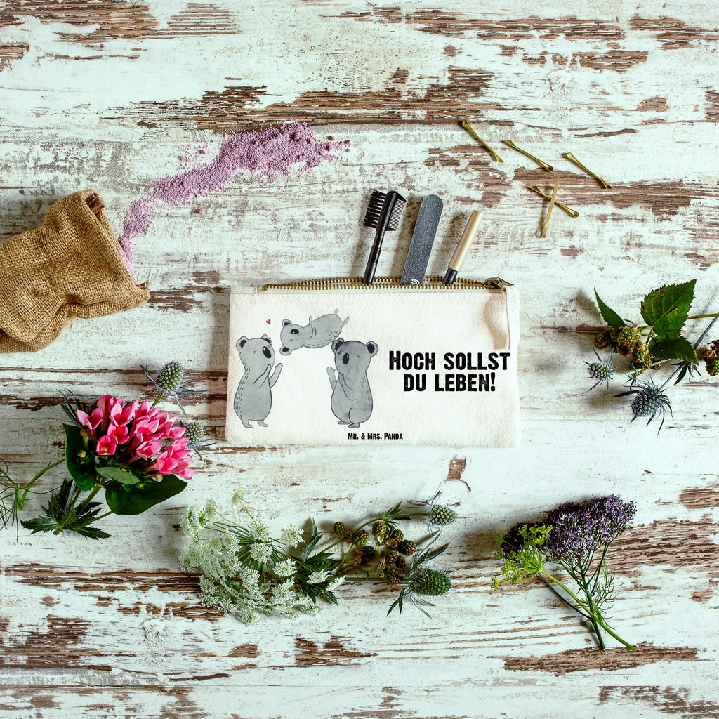 torebka na makijaż Koale Świętować Schminktasche Reise, Schminkbeutel, Kosmetiktasche Zum Mitnehmen, Schminktasche Groß, Schminktasche Mit Muster, Kulturbeutel Damen, Schminktasche Modern, Schminktäschchen, Reise-Kosmetiktasche, Schminktasche für Unterwegs, Schminktasche Für Teenager, Schminktasche Tiermotiv, Schminktasche Transparent, Aufbewahrung für Schminke, Schminktasche Für Unterwegs, Schminktasche Leder, Kosmetiktasche Für Handtasche, Schminktasche Zum Aufhängen, Schminktasche Mit Reißverschluss, Stifteaufbewahrung, Schminktasche Geschenk, Schminktasche Wasserdicht, Make-Up Tasche, Schminktasche Stoff, Schminktasche Minimalistisch, Schminktasche Nachhaltig, Schminktasche Für Mädchen, Schminktasche Blumen, Kosmetiktasche, Kosmetiktasche Organizer, Kosmetiktasche Damen, Kosmetiktasche Mit Spiegel, Schminktasche Mit Fächern, Schminktasche Klein, Schminktasche, Geburtstag, Geburtstagsgeschenk, Geschenk, Eltern, Herz, Liebe, Kind, Familie, Koala