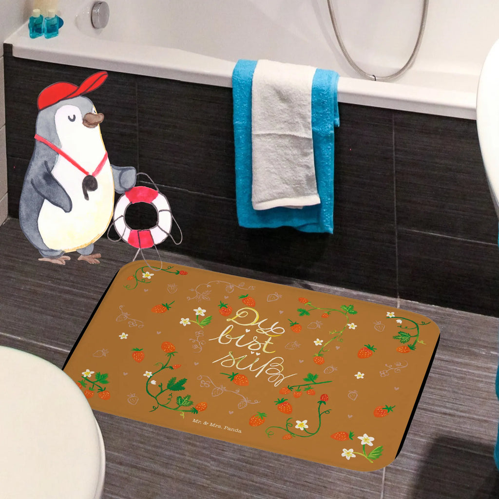 Badematte Erdbeeren Süß Badvorleger Mikrofaser, Badläufer, Badvorleger Schwarz, Badvorleger Baumwolle, Badvorleger Naturmaterial, Badvorleger Design, Badvorleger Gemustert, Badgarnitur, Badteppich, Badvorleger Klein, Badvorleger Für Badewanne, Bad Fußmatte, Badematte Rutschfest, Badvorleger Groß, Waschbarer Badvorleger, Badvorleger Weiß, Rutschfester Badvorleger, Badvorleger Für Gäste-WC, Saugfähiger Badvorleger, Badvorleger Für Dusche, Badematten Set, Weicher Badvorleger, Badvorleger, Badvorleger Nachhaltig, Badvorleger Vintage, Badezimmerteppich, Duschvorleger, Rechteckiger Badvorleger, Badezimmer Matte, Badematte, Teppich Fürs Bad, Badvorleger Modern, Badvorleger Teppich, Badmatte Waschbar, Badvorleger Klassisch, Runder Badvorleger, Badvorleger Antirutsch, Weiche Badezimmermatte, Blumen Deko, Frühlings Deko, Sommer Deko, Dekoration, positive Botschaft, Naturliebhaber, Outdoor, Natur, Abenteuer, süß, Erdbeere, Liebe Spruch, Du bist süß, Geschenk Freundin, Kompliment, Geschenk Partner, Liebe Zitat, Jahrestag, Deko