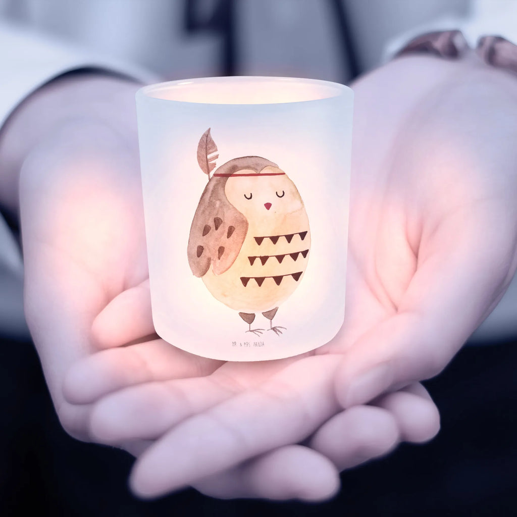 Windlicht Eule Federschmuck Balkon Windlicht, glaswindlicht, Windlichter, Deko Windlicht, tisch kerzenhalter, glas kerzenhalter, Windlicht aus Glas, Deko Teelichthalter, teelichtleuchter, Kerzenhalter Glas, Windlicht Klein, Milchglas Teelichthalter, Kerzenglas, Glas Windlicht, Windlicht, teelichtglas, laterne teelicht, Windlicht Satiniert, Kerzen Windlicht, Windlicht Kerzenhalter, kerzenbehälter, Outdoor Kerzenhalter, Teelichthalter Glas, Tisch Windlicht, Windlicht Milchglas, Windlicht Draußen, stimmungslicht, teelicht windlicht, Outdoor Windlicht, tischlicht, Garten Windlicht, Glas Teelichthalter, Glaslaterne, Windlicht Glas, milchglas windlicht, Windlicht Deko, dekolicht, deko kerzenhalter, teelichthalter klein, laterne glas, Lichtglas, lichthalter, Teelicht Glas, kerzenhalter klein, Terrasse Windlicht, Teelichthalter, ambientelicht, Kerzenhalter, Eule, Owl, Dekoration, Reisespruch, Federschmuck, Das Leben Ist Ein Abenteuer, Eule Deko