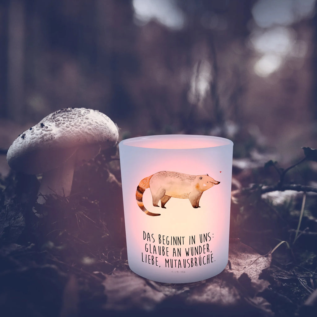 Windlicht Nasenbaer Windlicht Handgemacht, Windlicht Groß, Windlicht Modern, Teelicht Glas, Windlicht Outdoor, Windlicht Balkon, Windlicht Skandinavisch, Windlicht Glas, Windlicht Dekoration, Teelichthalter, Windlicht Laterne, Windlicht Kerzenhalter, Windlicht Für Draußen, Windlicht Klein, Windlicht Romantisch, Windlicht, Teelichthalter für draußen, Windlicht Design, Windlicht Vintage, Windlicht Wohnzimmer, Windlicht Terrasse, Windlicht Boho, Windlicht Geschenk, Windlicht Garten, Windlicht Draußen, Windlicht Nachhaltig, Teelichthalter Outdoor, Windlichter, Tiermotive, Gute Laune, lustige Sprüche, Tiere, Nasenbären, Rüsselbär, Bär, Nasenbär
