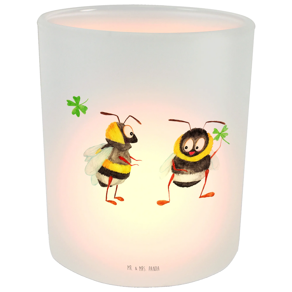 Windlicht Hummeln Kleeblatt Kerzen Windlicht, Deko Teelichthalter, laterne glas, Glas Windlicht, tischlicht, tisch kerzenhalter, Windlicht Deko, glaswindlicht, Garten Windlicht, Windlicht, lichthalter, teelichtleuchter, Glas Teelichthalter, Windlicht Satiniert, Glaslaterne, teelicht windlicht, teelichthalter klein, Windlichter, Terrasse Windlicht, Windlicht Glas, Tisch Windlicht, kerzenbehälter, Outdoor Windlicht, Milchglas Teelichthalter, kerzenhalter klein, Windlicht Kerzenhalter, Balkon Windlicht, laterne teelicht, Windlicht Klein, deko kerzenhalter, Windlicht aus Glas, Lichtglas, Kerzenhalter Glas, Outdoor Kerzenhalter, Teelichthalter Glas, dekolicht, Kerzenglas, Teelicht Glas, stimmungslicht, glas kerzenhalter, ambientelicht, Deko Windlicht, Windlicht Milchglas, teelichtglas, Kerzenhalter, milchglas windlicht, Teelichthalter, Windlicht Draußen, Tiere, Tiermotive, Gute Laune, Lustige Sprüche, glücklich sein, glücklich Werden, Spruch Fröhlich, Hummel, Biene, Spruch Positiv, Biene Deko, Spruch schön