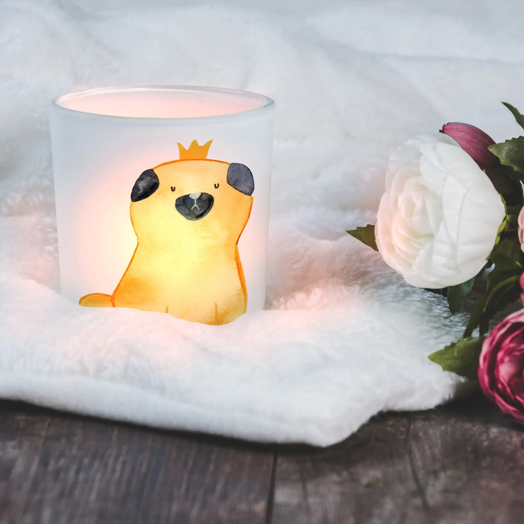 Windlicht Mops Krone tisch kerzenhalter, teelicht windlicht, Kerzenglas, Teelichthalter, glaswindlicht, Windlicht Draußen, Windlicht Klein, tischlicht, Teelicht Glas, Lichtglas, Windlicht Deko, Garten Windlicht, Deko Windlicht, teelichtglas, stimmungslicht, Glaslaterne, milchglas windlicht, Balkon Windlicht, Windlichter, laterne teelicht, ambientelicht, deko kerzenhalter, Outdoor Kerzenhalter, Kerzenhalter Glas, Windlicht, Glas Windlicht, Windlicht Milchglas, kerzenbehälter, Windlicht Kerzenhalter, Outdoor Windlicht, kerzenhalter klein, Windlicht Glas, teelichthalter klein, teelichtleuchter, Windlicht aus Glas, laterne glas, Deko Teelichthalter, glas kerzenhalter, lichthalter, Tisch Windlicht, Terrasse Windlicht, Kerzenhalter, Milchglas Teelichthalter, Kerzen Windlicht, Teelichthalter Glas, Glas Teelichthalter, dekolicht, Windlicht Satiniert, Sprüche, Hund, Hunderasse, Hundebesitzer, Hundemotiv, Haustier, Tierliebhaber, Hausregel, Allergisch, Kinderlos, Mops, Lustig, Hundebesitzer. Spruch