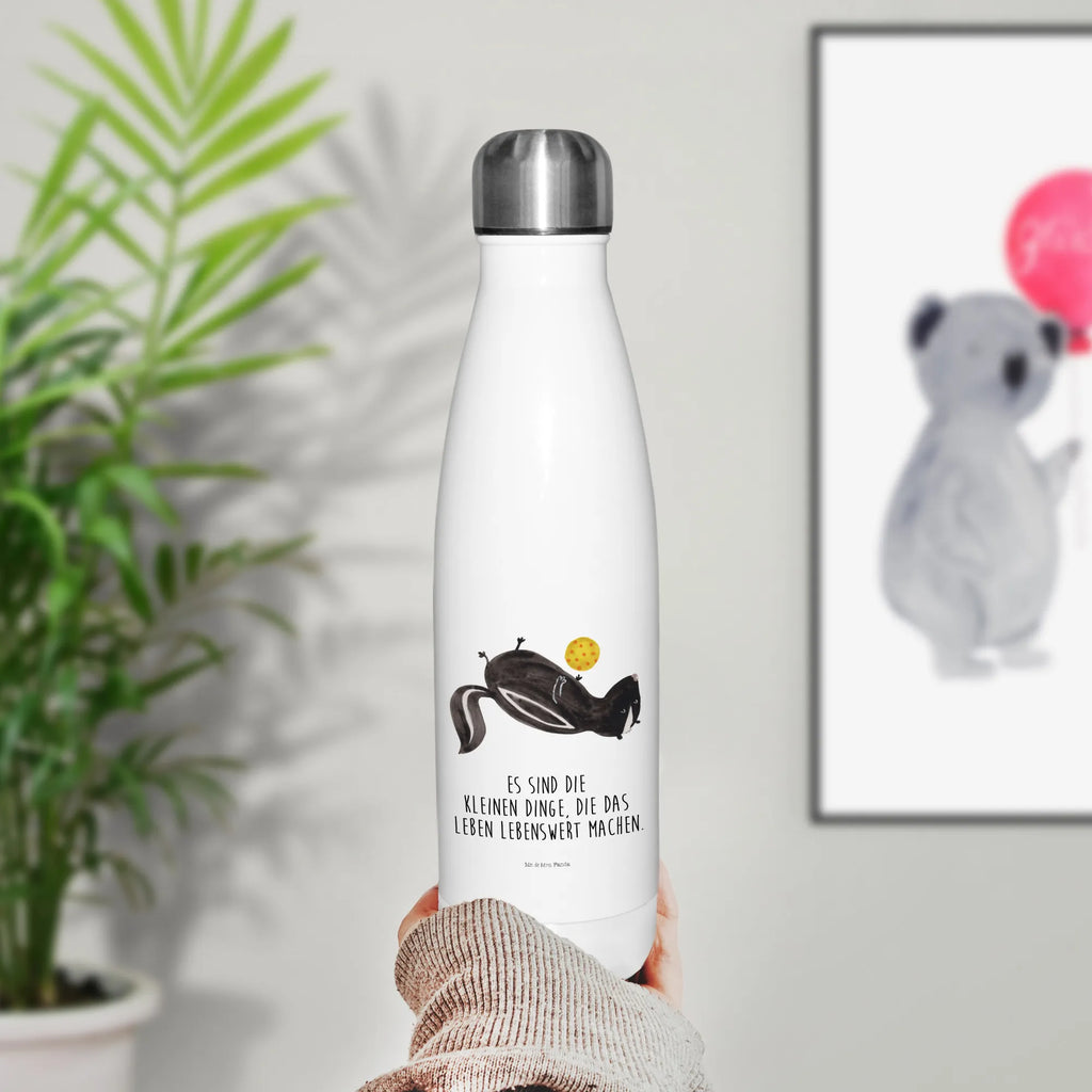 Insulated bottle skunk ball Thermos, Robuste Thermosflasche, Umweltfreundliche Thermosflasche, Thermosflasche, Thermosflasche Herren, Isolierflasche, Vakuumflasche, Thermosflasche Mit Drehverschluss, Thermosflasche Für Büro, Isolierflasche Kaltgetränke, Thermosflasche Nachhaltig, Thermosflasche Wandern, Thermosflasche Für Tee, Thermoflasche Edelstahl, Thermosflasche 500ml, Sommergetränk, Thermosflasche Für Schule, Thermosflasche Reisen, Thermosflasche Für Kaffee, Spülmaschinenfeste Thermosflasche, Thermosflasche BPA-Frei, Thermosflasche Für Outdoor, Thermosflasche Kinder, Thermosflasche Für Unterwegs, Thermosflasche Klassisch, Leichte Thermosflasche, Auslaufsichere Thermosflasche, Edelstahlflasche, Thermosflasche Mit Trinkverschluss, Sommerflasche, Thermosflasche Outdoor, Trinkflasche Isoliert, Isolierkanne, Doppelwandige Trinkflasche, Thermoskanne Unterwegs, Thermoflasche, Isolierflasche Heißgetränke, Thermosflasche Modern, Warmhalteflasche, Kalthalteflasche, Flasche für Kohlensäure, Flasche, Thermosflasche Damen, Thermosflasche Für Sport, Thermosflasche 750ml, Thermosflasche 1 Liter, Thermosflasche Für Wasser, Stinktier, Skunk, Weisheit, verspielt, Stinki, Raubtier, Stinker, Wildtier