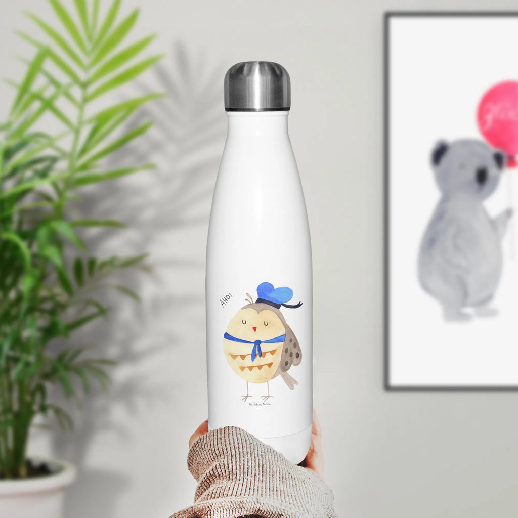 Insulated bottle Owl sailor Thermosflasche Outdoor, Thermosflasche Mit Drehverschluss, Thermosflasche Herren, Thermosflasche Für Schule, Thermosflasche Mit Trinkverschluss, Thermosflasche Für Sport, Thermoflasche Edelstahl, Isolierflasche Kaltgetränke, Sommergetränk, Robuste Thermosflasche, Thermosflasche Für Kaffee, Warmhalteflasche, Thermosflasche Für Outdoor, Flasche, Kalthalteflasche, Thermosflasche Kinder, Thermos, Thermosflasche Für Unterwegs, Edelstahlflasche, Leichte Thermosflasche, Thermosflasche Modern, Thermosflasche Klassisch, Doppelwandige Trinkflasche, Thermosflasche, Auslaufsichere Thermosflasche, Flasche für Kohlensäure, Isolierflasche Heißgetränke, Thermosflasche Für Tee, Isolierflasche, Thermosflasche Damen, Thermosflasche Wandern, Isolierkanne, Umweltfreundliche Thermosflasche, Thermosflasche 500ml, Thermosflasche BPA-Frei, Thermosflasche Nachhaltig, Thermoflasche, Thermosflasche 1 Liter, Vakuumflasche, Thermoskanne Unterwegs, Trinkflasche Isoliert, Thermosflasche Für Büro, Sommerflasche, Thermosflasche 750ml, Thermosflasche Für Wasser, Spülmaschinenfeste Thermosflasche, Thermosflasche Reisen, Eule, Eule Deko, Matrose, Ehe, Eule Spruch, Hochzeitstag Geschenk, Seefahrer, Wortspiel lustig, Owl, Freundin, Heimathafen