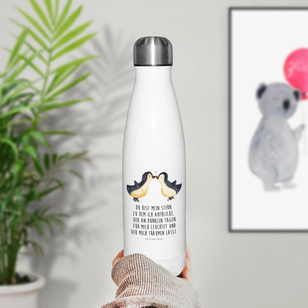 Insulated bottle Penguins in love Thermosflasche 1 Liter, Thermosflasche Kinder, Thermosflasche Für Wasser, Thermoflasche Edelstahl, Thermosflasche Für Kaffee, Thermosflasche Nachhaltig, Sommerflasche, Thermos, Thermosflasche Für Schule, Isolierflasche Kaltgetränke, Thermosflasche Mit Trinkverschluss, Edelstahlflasche, Isolierkanne, Thermosflasche BPA-Frei, Thermosflasche Modern, Thermosflasche 750ml, Umweltfreundliche Thermosflasche, Thermoskanne Unterwegs, Flasche, Flasche für Kohlensäure, Thermosflasche Für Sport, Kalthalteflasche, Thermosflasche Damen, Thermoflasche, Thermosflasche Für Unterwegs, Trinkflasche Isoliert, Thermosflasche Für Büro, Thermosflasche Für Outdoor, Thermosflasche, Warmhalteflasche, Isolierflasche, Doppelwandige Trinkflasche, Vakuumflasche, Leichte Thermosflasche, Isolierflasche Heißgetränke, Thermosflasche Klassisch, Thermosflasche Für Tee, Thermosflasche Mit Drehverschluss, Sommergetränk, Thermosflasche Wandern, Thermosflasche Reisen, Spülmaschinenfeste Thermosflasche, Thermosflasche 500ml, Robuste Thermosflasche, Thermosflasche Herren, Auslaufsichere Thermosflasche, Thermosflasche Outdoor, Liebe, Partner, Freund, Freundin, Ehemann, Ehefrau, Heiraten, Verlobung, Heiratsantrag, Liebesgeschenk, Jahrestag, Hocheitstag, Liebesbeweis, Pinguin Paar, Paar, Pinguin, Geschenkidee, Pinguine, Pinguinpaar, Pärchen. Liebespaar, Geschenk Freund, Pinguin Liebe, Verlobter, Gastgeschenk, Geschenk Freundin, Geschenk Hochzeitstag, Hochzeit, Liebesspruch, Verlobte, Hochzeitstag, Love