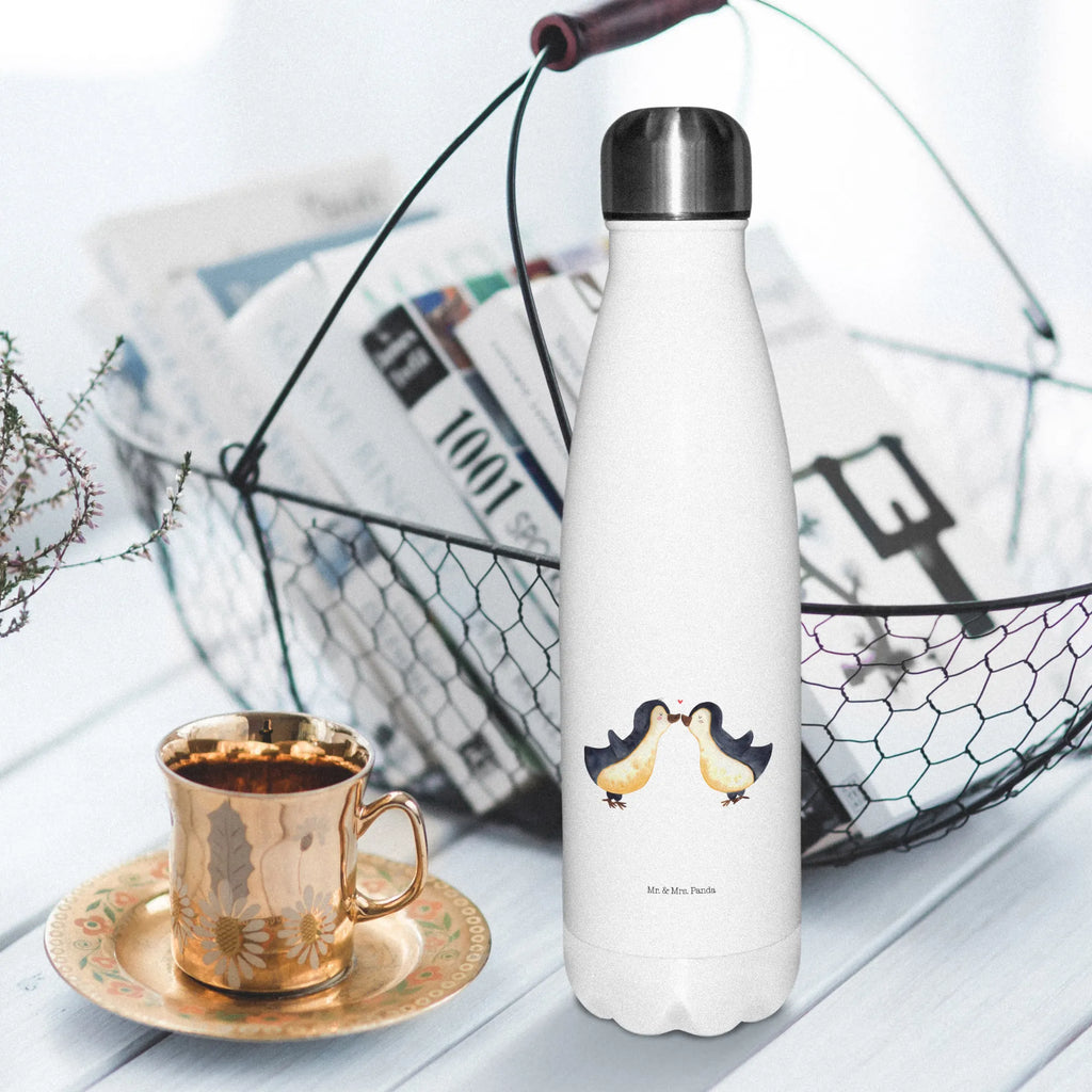 Insulated bottle Penguins in love Thermosflasche 1 Liter, Thermosflasche Kinder, Thermosflasche Für Wasser, Thermoflasche Edelstahl, Thermosflasche Für Kaffee, Thermosflasche Nachhaltig, Sommerflasche, Thermos, Thermosflasche Für Schule, Isolierflasche Kaltgetränke, Thermosflasche Mit Trinkverschluss, Edelstahlflasche, Isolierkanne, Thermosflasche BPA-Frei, Thermosflasche Modern, Thermosflasche 750ml, Umweltfreundliche Thermosflasche, Thermoskanne Unterwegs, Flasche, Flasche für Kohlensäure, Thermosflasche Für Sport, Kalthalteflasche, Thermosflasche Damen, Thermoflasche, Thermosflasche Für Unterwegs, Trinkflasche Isoliert, Thermosflasche Für Büro, Thermosflasche Für Outdoor, Thermosflasche, Warmhalteflasche, Isolierflasche, Doppelwandige Trinkflasche, Vakuumflasche, Leichte Thermosflasche, Isolierflasche Heißgetränke, Thermosflasche Klassisch, Thermosflasche Für Tee, Thermosflasche Mit Drehverschluss, Sommergetränk, Thermosflasche Wandern, Thermosflasche Reisen, Spülmaschinenfeste Thermosflasche, Thermosflasche 500ml, Robuste Thermosflasche, Thermosflasche Herren, Auslaufsichere Thermosflasche, Thermosflasche Outdoor, Liebe, Partner, Freund, Freundin, Ehemann, Ehefrau, Heiraten, Verlobung, Heiratsantrag, Liebesgeschenk, Jahrestag, Hocheitstag, Liebesbeweis, Pinguin Paar, Paar, Pinguin, Geschenkidee, Pinguine, Pinguinpaar, Pärchen. Liebespaar, Geschenk Freund, Pinguin Liebe, Verlobter, Gastgeschenk, Geschenk Freundin, Geschenk Hochzeitstag, Hochzeit, Liebesspruch, Verlobte, Hochzeitstag, Love