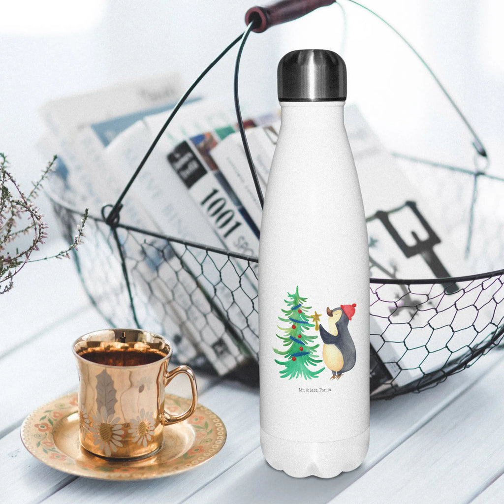 Insulated bottle penguin Christmas tree Spülmaschinenfeste Thermosflasche, Thermosflasche Für Wasser, Isolierflasche Heißgetränke, Thermosflasche Klassisch, Thermosflasche Für Unterwegs, Thermosflasche Für Outdoor, Thermosflasche BPA-Frei, Thermosflasche 1 Liter, Thermosflasche Mit Trinkverschluss, Thermosflasche Für Tee, Thermosflasche Für Büro, Thermoskanne Unterwegs, Thermosflasche Mit Drehverschluss, Kalthalteflasche, Umweltfreundliche Thermosflasche, Thermosflasche Reisen, Thermosflasche Wandern, Thermosflasche Kinder, Thermoflasche, Isolierflasche, Doppelwandige Trinkflasche, Vakuumflasche, Robuste Thermosflasche, Thermoflasche Edelstahl, Thermosflasche Modern, Thermosflasche Für Sport, Thermosflasche Für Kaffee, Auslaufsichere Thermosflasche, Thermosflasche Nachhaltig, Thermosflasche 500ml, Thermosflasche 750ml, Trinkflasche Isoliert, Flasche, Thermosflasche Für Schule, Thermosflasche Outdoor, Sommergetränk, Leichte Thermosflasche, Sommerflasche, Thermos, Flasche für Kohlensäure, Isolierflasche Kaltgetränke, Thermosflasche Herren, Thermosflasche Damen, Thermosflasche, Warmhalteflasche, Isolierkanne, Edelstahlflasche, Winter, Weihnachten, Weihnachtsdeko, Nikolaus, Advent, Heiligabend, Wintermotiv, Pinguin