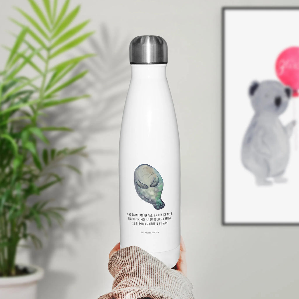 Insulated bottle manatee happy Thermosflasche BPA-Frei, Sommergetränk, Isolierflasche Heißgetränke, Thermoflasche, Thermosflasche Für Unterwegs, Thermosflasche 1 Liter, Thermosflasche Nachhaltig, Thermosflasche Für Outdoor, Thermosflasche Mit Drehverschluss, Thermosflasche Kinder, Edelstahlflasche, Thermosflasche Reisen, Thermoskanne Unterwegs, Thermoflasche Edelstahl, Isolierkanne, Thermosflasche Damen, Flasche, Thermosflasche Modern, Warmhalteflasche, Thermosflasche Für Wasser, Thermosflasche Wandern, Thermos, Robuste Thermosflasche, Thermosflasche Für Büro, Isolierflasche Kaltgetränke, Thermosflasche 750ml, Doppelwandige Trinkflasche, Thermosflasche Für Kaffee, Vakuumflasche, Thermosflasche Für Tee, Thermosflasche Herren, Thermosflasche Für Sport, Sommerflasche, Spülmaschinenfeste Thermosflasche, Thermosflasche Mit Trinkverschluss, Trinkflasche Isoliert, Umweltfreundliche Thermosflasche, Auslaufsichere Thermosflasche, Thermosflasche Klassisch, Thermosflasche Für Schule, Isolierflasche, Leichte Thermosflasche, Thermosflasche 500ml, Thermosflasche, Flasche für Kohlensäure, Kalthalteflasche, Thermosflasche Outdoor, Meerestiere, Meer, Urlaub, Neustart, Selbstliebe, Freundin, Zufrieden, Neuanfang, Respekt, Seekuh, Achtsamkeit, Seekühe, Liebeskummer