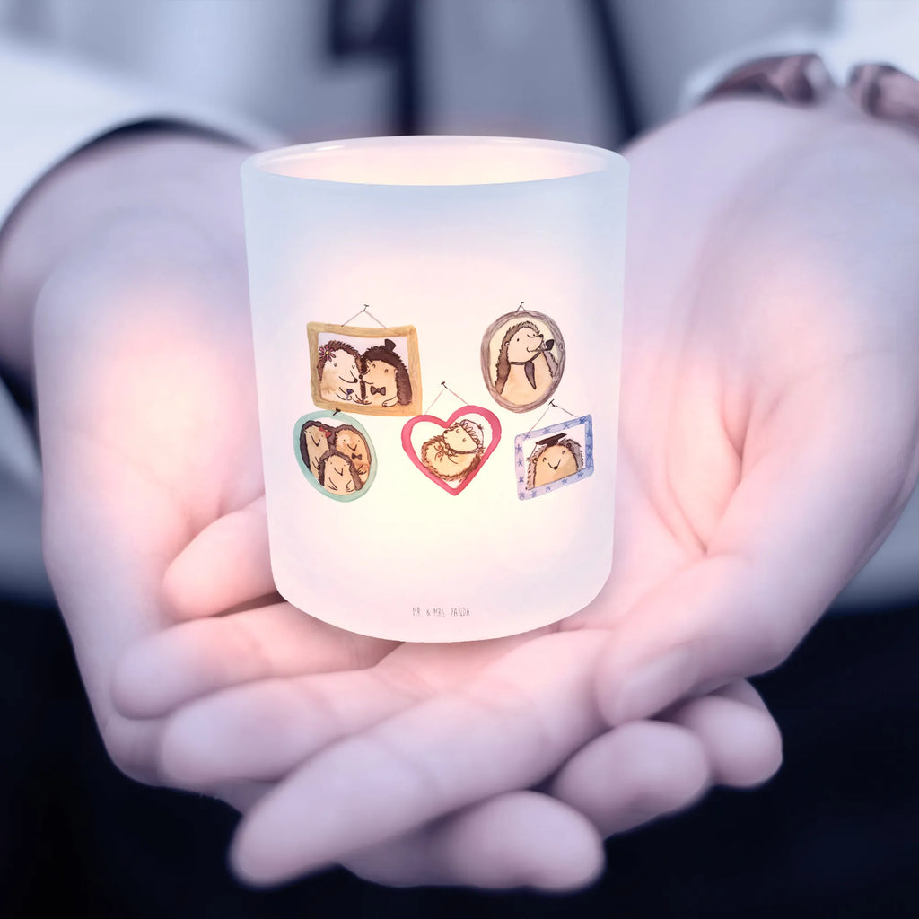 Latarenka Rodzina jeży Windlicht Glas, Windlicht Groß, Windlicht Handgemacht, Teelichthalter Outdoor, Teelicht Glas, Windlicht Für Draußen, Windlicht Garten, Teelichthalter für draußen, Windlicht Terrasse, Windlicht Design, Windlicht Balkon, Windlicht Boho, Windlicht Geschenk, Windlicht Draußen, Windlicht Modern, Windlicht Dekoration, Windlicht Klein, Windlicht Skandinavisch, Windlichter, Windlicht Wohnzimmer, Windlicht Vintage, Windlicht Romantisch, Windlicht Outdoor, Windlicht, Teelichthalter, Windlicht Kerzenhalter, Windlicht Laterne, Windlicht Nachhaltig, Familie, Vatertag, Muttertag, Bruder, Schwester, Mama, Papa, Oma, Opa, Liebe, Igel, Glück, Bilder, Zusammenhalt