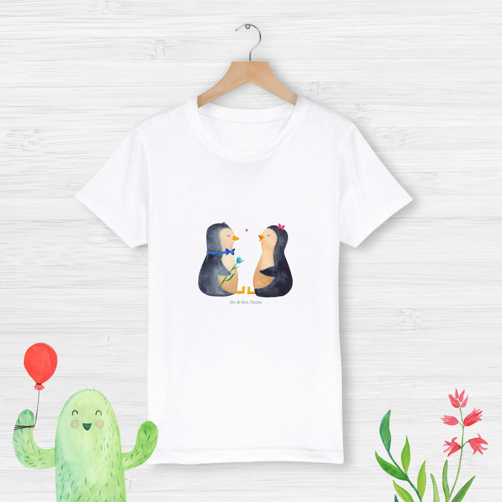 Organic Kinder T-Shirt Pinguin Pärchen Kinder T-Shirt Jungen, Kinder T-Shirt, Kinder T-Shirt Mädchen, Pinguin, Jahrestag, Liebesbeweis, Liebe, Hochzeitsgeschenk, Große Liebe, Liebespaar, Traumpaar, Hochzeit, Pinguine, Liebesgeschenk, Hochzeitstag, Verlobung