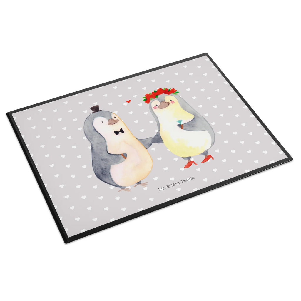 Schreibtischunterlage Pinguin Heirat schreibtischmatte, tischpads, Tischunterlage, tischauflage, Schreibtisch Unterlagen, Schreibtisch Matte, arbeitsmatte, schreibauflagen, schreibtischauflagen, pultunterlage, tischmatte, Schreibtischauflage, arbeitsunterlage, Schreibunterlage, schreibmatte, schreibtischunterlagen, tischmatten, tischauflagen, schreibauflage, tischpad, schreibtischunterlage, Verlobung, Freund, Partner, Heiratsantrag, Freundin, Liebesgeschenk, Ehemann, Hocheitstag, Ehefrau, Heiraten, Jahrestag, Liebe