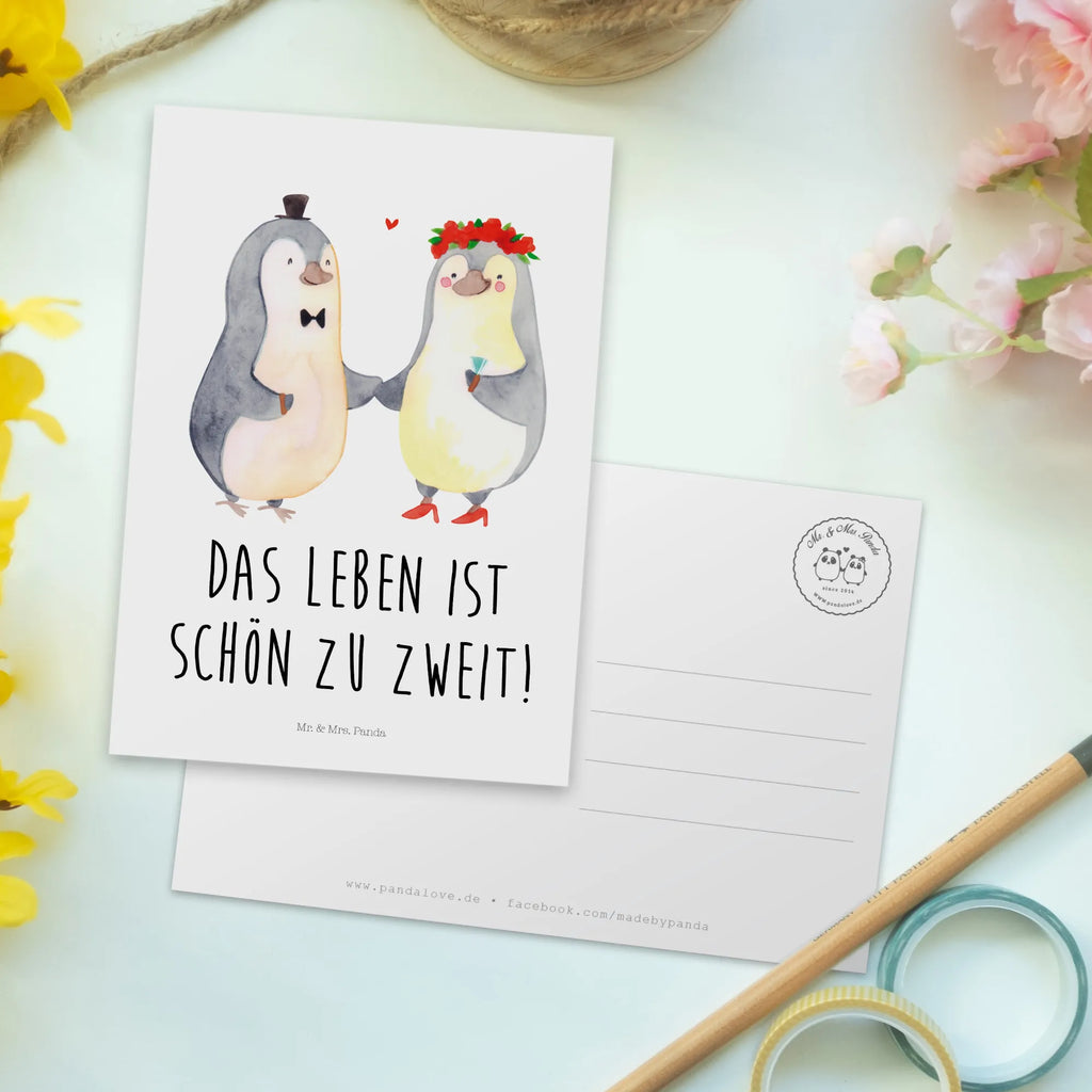 Postcard Penguins getting married Karte, Geschenkkarte, Postkarte, Ansichtskarten, Dankeskarte, Einladungskarten Geburtstag, Grußkarte, Einladung Geburtstag, Geburtstagskarte, Ansichtskarte, Einladung, Einladungskarte, Liebe, Partner, Freund, Freundin, Ehemann, Ehefrau, Heiraten, Verlobung, Heiratsantrag, Liebesgeschenk, Jahrestag, Hocheitstag