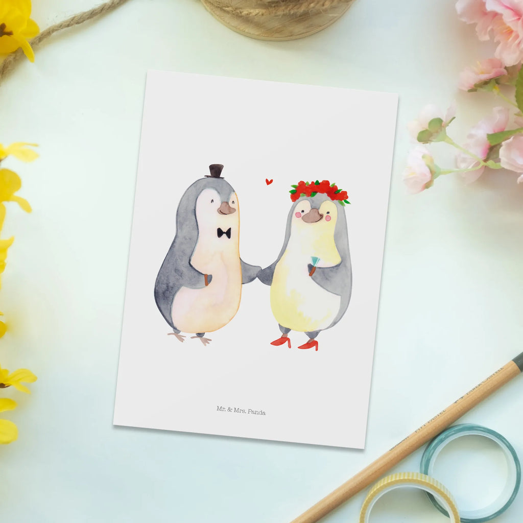 Postcard Penguins getting married Karte, Geschenkkarte, Postkarte, Ansichtskarten, Dankeskarte, Einladungskarten Geburtstag, Grußkarte, Einladung Geburtstag, Geburtstagskarte, Ansichtskarte, Einladung, Einladungskarte, Liebe, Partner, Freund, Freundin, Ehemann, Ehefrau, Heiraten, Verlobung, Heiratsantrag, Liebesgeschenk, Jahrestag, Hocheitstag