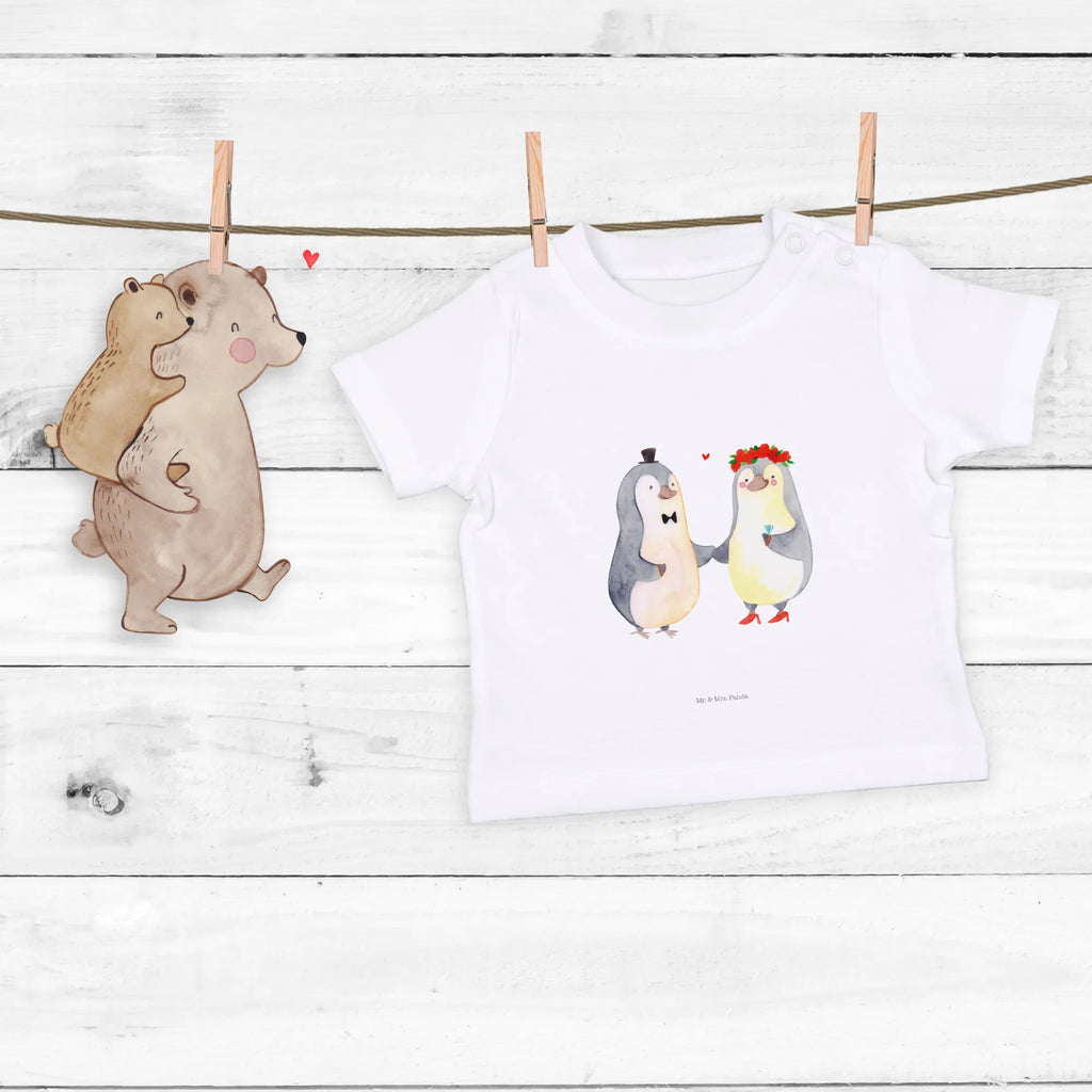 Organic Baby Shirt Penguins getting married Baby T-Shirt, Baby Shirt Mit Motiv, Baby Pullover, Baby Shirt Mit Aufdruck, Baby Jerseyshirt, Baby Shirt Modern, Baby Shirt, Baby Oberteil, Baby Langarmshirt, Baby Baumwollshirt, Süßes Baby Shirt, Baby Shirt Erstausstattung, Baby Shirt Geschenk, Baby Shirt Grau, Baby Shirt Mit Spruch, Baby Shirt Unisex, Baby Shirt Bunt, Baby Shirt Zur Geburt, Baby Shirt Klassisch, Baby Bio Shirt, Baby Top, Baby Shirt Pastell, Baby Shirt Weiß, Baby Kurzarmshirt, Baby Shirt Gestreift, Baby Shirt Alltag, Baby Sweatshirt, Baby Shirt Mädchen, Baby Shirt Junge, Baby Shirt Neutral, Baby Hemd, Lustiges Baby Shirt, Heiratsantrag, Partner, Hocheitstag, Ehemann, Liebe, Ehefrau, Jahrestag, Freund, Liebesgeschenk, Verlobung, Freundin, Heiraten