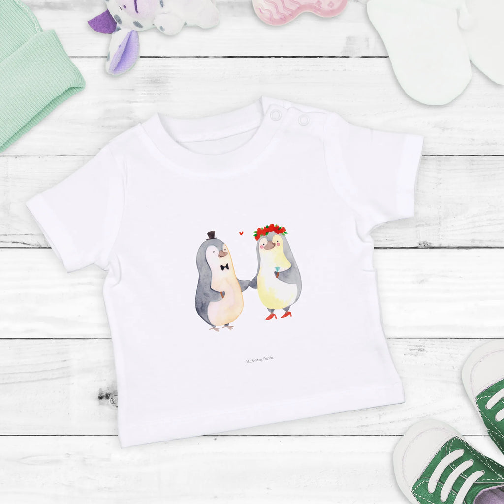 Organic Baby Shirt Penguins getting married Baby T-Shirt, Baby Shirt Mit Motiv, Baby Pullover, Baby Shirt Mit Aufdruck, Baby Jerseyshirt, Baby Shirt Modern, Baby Shirt, Baby Oberteil, Baby Langarmshirt, Baby Baumwollshirt, Süßes Baby Shirt, Baby Shirt Erstausstattung, Baby Shirt Geschenk, Baby Shirt Grau, Baby Shirt Mit Spruch, Baby Shirt Unisex, Baby Shirt Bunt, Baby Shirt Zur Geburt, Baby Shirt Klassisch, Baby Bio Shirt, Baby Top, Baby Shirt Pastell, Baby Shirt Weiß, Baby Kurzarmshirt, Baby Shirt Gestreift, Baby Shirt Alltag, Baby Sweatshirt, Baby Shirt Mädchen, Baby Shirt Junge, Baby Shirt Neutral, Baby Hemd, Lustiges Baby Shirt, Heiratsantrag, Partner, Hocheitstag, Ehemann, Liebe, Ehefrau, Jahrestag, Freund, Liebesgeschenk, Verlobung, Freundin, Heiraten