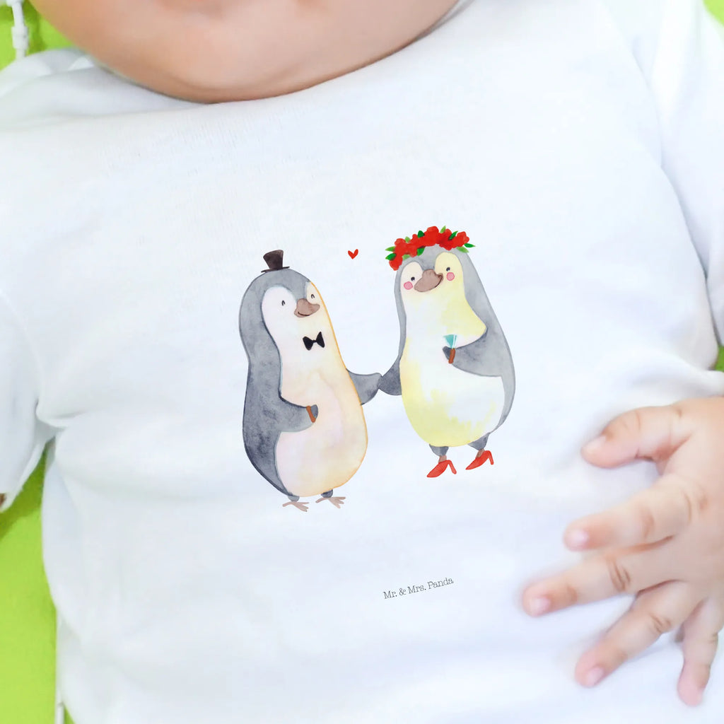 Organic Baby Shirt Penguins getting married Baby T-Shirt, Baby Shirt Mit Motiv, Baby Pullover, Baby Shirt Mit Aufdruck, Baby Jerseyshirt, Baby Shirt Modern, Baby Shirt, Baby Oberteil, Baby Langarmshirt, Baby Baumwollshirt, Süßes Baby Shirt, Baby Shirt Erstausstattung, Baby Shirt Geschenk, Baby Shirt Grau, Baby Shirt Mit Spruch, Baby Shirt Unisex, Baby Shirt Bunt, Baby Shirt Zur Geburt, Baby Shirt Klassisch, Baby Bio Shirt, Baby Top, Baby Shirt Pastell, Baby Shirt Weiß, Baby Kurzarmshirt, Baby Shirt Gestreift, Baby Shirt Alltag, Baby Sweatshirt, Baby Shirt Mädchen, Baby Shirt Junge, Baby Shirt Neutral, Baby Hemd, Lustiges Baby Shirt, Heiratsantrag, Partner, Hocheitstag, Ehemann, Liebe, Ehefrau, Jahrestag, Freund, Liebesgeschenk, Verlobung, Freundin, Heiraten