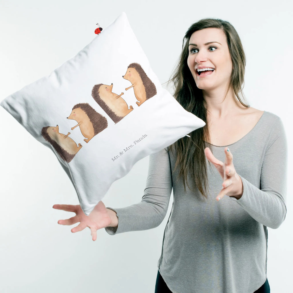 40x40 Kissen Hochzeit Igel Liebe Sofakissen, Kissenbezüge, Dekokissen, Zierkissen, Kopfkissen, Kissen, sofakissen, Kissenbezug 40x40, Motivkissen, Dekokissen Sofa, Dekokissen 40x40, Kissen 40x40 Waschbar, Couchkissen, Kopfkissen 40x40, Sofakissen 40x40, Kissenhülle, sitzkissen, Kissen 40x40, Kissenhülle 40x40, Hochzeit, Hochzeitsgeschenk, Ehe, Hochzeitsfeier, Trauung, Trauungsgeschenk, Hochzeitskarte, Verlobungsfeier, Verlobungsgeschenk, Hochzeitsgeschenkideen, Hochzeitsgeschenke für Brautpaar, Freundin, Freund, Igel, Paar, Paargeschenk, Liebe