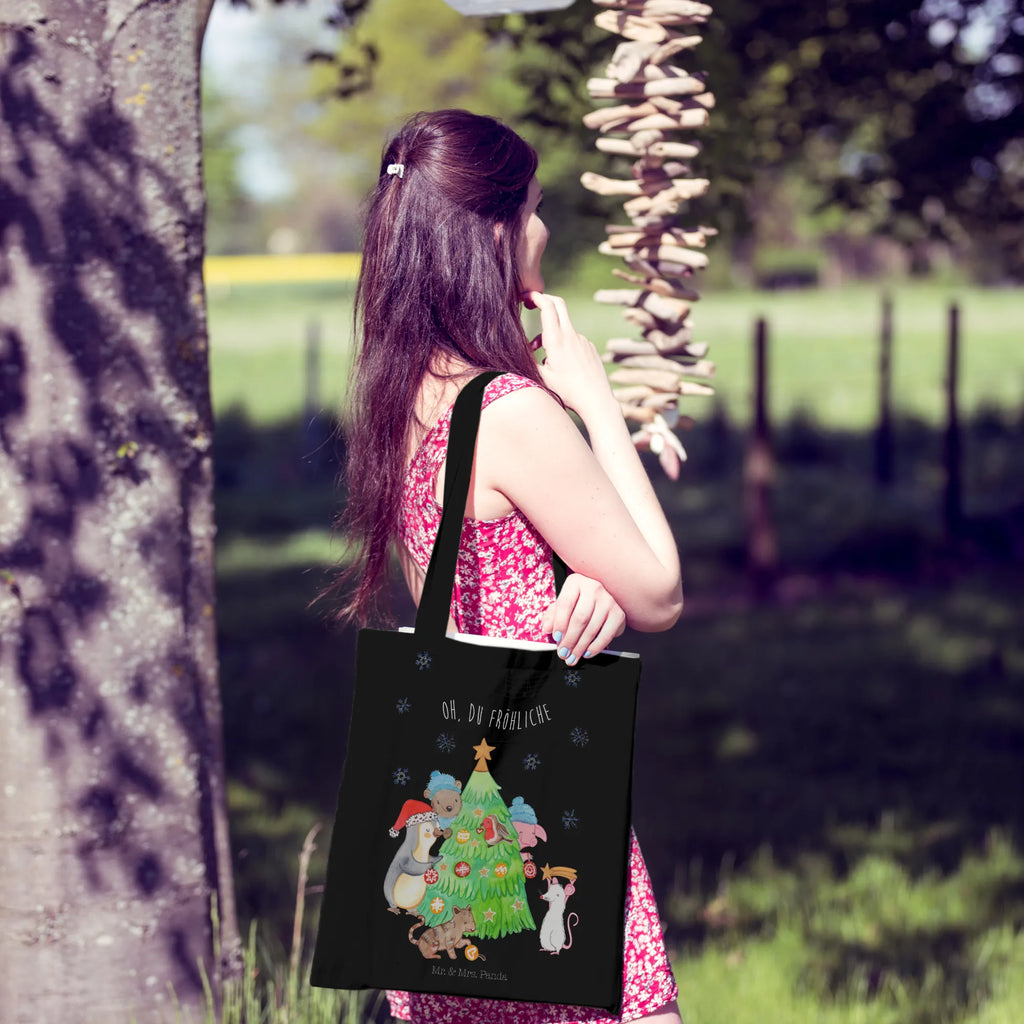 Tote bag Decorate Christmas tree Beutel, Laptoptasche, Einkaufstasche, festivaltasche, campus tasche, stoff shopper, freizeitbeutel, einkaufsshopper, umhängetasche baumwolle, schulterbeutel, Einkaufsbeutel, Schulbeutel, schultertasche baumwolle, Shopping Tasche, stofftasche baumwolle, textilbeutel, Stoffbeutel, beutel baumwolle, studententasche, Uni Tasche, Baumwoll-Shopper, Freizeittasche, totebag, Einkaufstüte, Tasche, Jutebeutel, festival tasche, textiltasche, Alltagstasche, Schultertasche, umhängebeutel, Strandtasche, Baumwollbeutel, Henkeltasche, Tüte, universaltasche, canvas tasche, Schultasche, Tote Bag, Stoff-Tragetasche, tragetasche baumwolle, Shopper, Umhängetasche, tragbeutel, Baumwoll-Tragetasche, tasche baumwolle, Tragetasche, Unitasche, Jutetasche, einkaufstasche baumwolle, dokumententasche, henkeltasche baumwolle, Büchertasche, Stofftasche, Baumwolltasche, baumwoll shopper, Weihnachten, Winter, Weihnachtsdeko, Nikolaus, Advent, Heiligabend, Wintermotiv