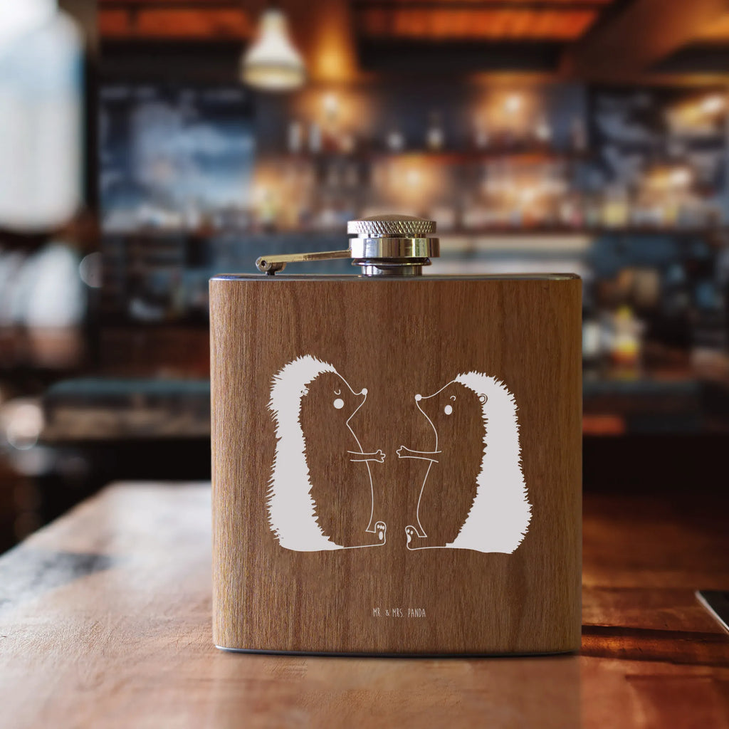 Flachmann Igel Liebe Metall-Flachmann, Flachmann Modern, Hip Flask, Flachmann Mit Deckelverschluss, Flachmann 200 ml, Flachmann Mit Motiv, Flachmann Klassisch, Flachmann Gravurbereit, Flachmann Robust, Flachmann Für Wandern, Flachmann Für Unterwegs, Flachmann Aus Kupfer, Flachmann Aus Zinn, Flachmann Aus Edelstahl, Schnapsflachmann, Edelstahl-Flachmann, Flachmann 250 ml, Flachmann Aus Messing, Flachmann Mit Trichter, Flachmann Für Frauen, Flachmann Für Paare, Flachmann, Flachmann Geschenk, Spirituosen-Flachmann, Flachmann Für Reisen, Flachmann Set, Flachmann Rutschfest, Flachmann Als Gastgeschenk, Flachmann Mit Lederbezug, Flachmann 6 oz, Flachmann Für Männer, Flachmann Leicht, Whisky-Flachmann, Flachmann Personalisiert, Flachmann Für Camping, Taschenflachmann, Flachmann Für Trauzeugen, Flachmann Geschenkidee, Flachmann Mit Gravur, Liebe, Partner, Freund, Freundin, Ehemann, Ehefrau, Heiraten, Verlobung, Heiratsantrag, Liebesgeschenk, Jahrestag, Hocheitstag, Geschenk, Verlobt, Liebesbeweis, Igel, Verliebt, Verheiratet, Hochzeit, Hochzeitstag