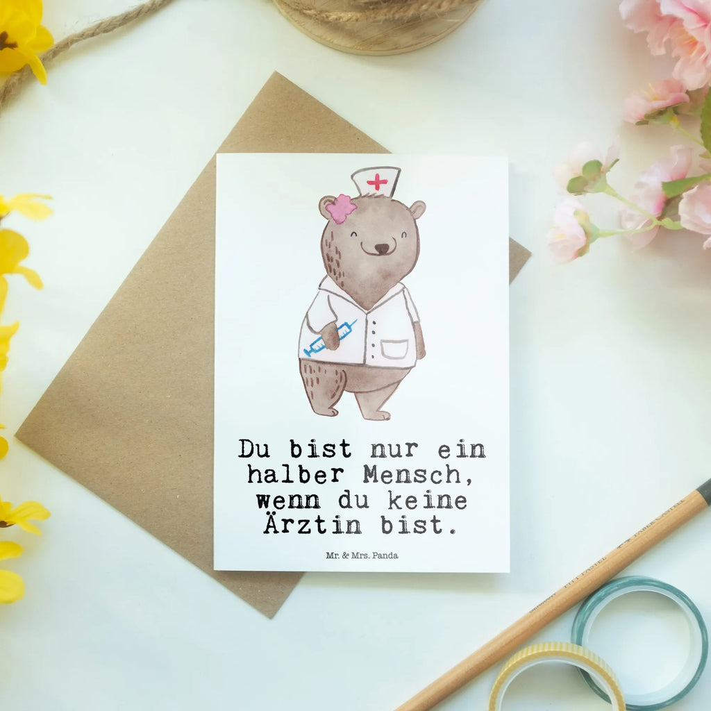 Grußkarte Ärztin mit Herz Glückwunschkarte, Hochzeitskarte, Geburtstagskarte, Ansichtskarten, Grußkarte, Klappkarte, Einladungskarte, Karte, Beruf, Ausbildung, Jubiläum, Abschied, Rente, Kollege, Kollegin, Geschenk, Schenken, Arbeitskollege, Mitarbeiter, Firma, Danke, Dankeschön, Doktorin, Medizinstudium, Doktortitel, Ärztin, Hausärztin, Medizinerin, Arztpraxis