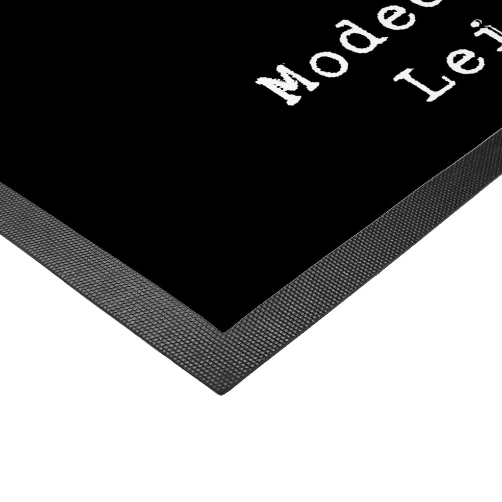 Fußmatte Modedesigner aus Leidenschaft Gummi Matte, Schmutzfangmatte, Motivfußmatte, Fußabstreifer, Schmutzfangteppich, Matte, Schmutzfänger, Fußmatten, Fußabtreter, Fussmatten, Haustürmatte, Schmutzfangmatte waschbar, Fußmatte innen, Fussmatten online, Vorleger, Fußabstreifer außen, Sauberlaufmatte, Fußmatte waschbar, Fußmatte außen, Fußmatte außen wetterfest, Schmutzmatte, Gummimatte, Eingangsteppich, Fußabtreter außen, Türvorleger, Türmatte, Fußmatte outdoor, Beruf, Ausbildung, Jubiläum, Abschied, Rente, Kollege, Kollegin, Geschenk, Schenken, Arbeitskollege, Mitarbeiter, Firma, Danke, Dankeschön, Fashion Designer, Modedesigner, Modeschöpfer