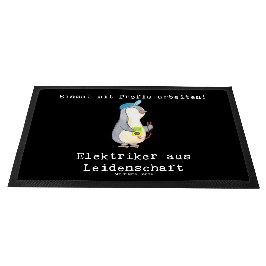 Fußmatte Elektriker aus Leidenschaft Fußmatten, Gummimatte, Fußmatte waschbar, Fußabtreter, Motivfußmatte, Sauberlaufmatte, Fußmatte innen, Schmutzmatte, Fußmatte outdoor, Schmutzfänger, Vorleger, Haustürmatte, Fußabtreter außen, Fußmatte außen wetterfest, Fußabstreifer außen, Fussmatten, Fussmatten online, Fußabstreifer, Schmutzfangmatte, Schmutzfangmatte waschbar, Matte, Schmutzfangteppich, Türvorleger, Gummi Matte, Türmatte, Eingangsteppich, Fußmatte außen, Beruf, Ausbildung, Jubiläum, Abschied, Rente, Kollege, Kollegin, Geschenk, Schenken, Arbeitskollege, Mitarbeiter, Firma, Danke, Dankeschön, Gesellenprüfung, Elektriker, Elektronmonteur, Elektrotechniker, Elektroinstallateur, Elektromeister