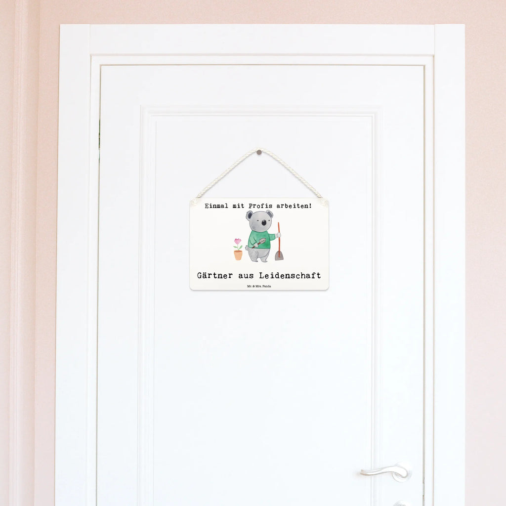 Deko Schild Gärtner Leidenschaft Dekoschild Klein, Deko schild Für Wohnzimmer, Vintage Schild, Dekoschild Zum Aufhängen, Dekos child Für Garten, Dekoschild Für Flur, Holzschild, Schild Zum Hinstellen, Deko schild Mit Blumenmotiv, Deko schild Liebevoll Gestaltet, Dekoschild Aus Holz, Deko schild Für Balkon, Deko schild Mit Spruch, Deko schild Mit Herz, Dekoschild, Dekoschild Geschenk, Deko Wandtafel, Schild Aus Metall, Deko schild Landhausstil, Türschild, Shabby Chic Schild, Rustikales Deko schild, Deko schild Für Küche, Wandschild, Dekoschild Für Familie, Spruchschild, Deko Schild, Dekoschild Groß, Schild Zum Aufstellen, Metallschild, Dekoschild Für Badezimmer, Türschild Mit Spruch, Schild Aus Holz, Deko schild Modern, Dekoschild Handgemacht, Deko schild Mit Motiv, Dekoschild Für Freunde, Deko schild Mit Lebensweisheit, Lustiges Deko schild, Wanddeko Schild, Beruf, Ausbildung, Jubiläum, Abschied, Rente, Kollege, Kollegin, Geschenk, Schenken, Arbeitskollege, Mitarbeiter, Firma, Danke, Dankeschön, Gärtnerei, Gärtner, Hobbygärtner, Garten- und Landschaftsbauer, Gartenbau, Gartenplaner