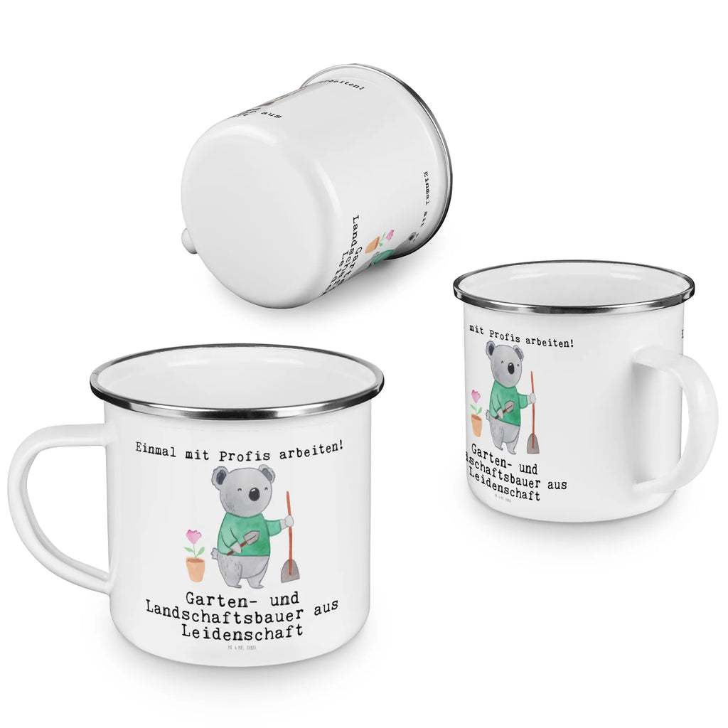 Camping Emaille Tasse Garten- und Landschaftsbauer aus Leidenschaft Teebecher, wanderbecher, blechbecher, reisetasse, Pott, Kaffeetasse, Emaille Becher, Reisebecher, wandertasse, Campingtasse, Becher, emaillebecher, becher emaille, Metalltasse, Teetasse, Kaffeebecher, Trinkbecher, metallbecher, Tasse, Tasse Emaille, Emailletasse, Blechtasse, Campingbecher, Emaille Tasse, Geschenk, Schenken, Jubiläum, Danke, Dankeschön, Beruf, Ausbildung, Abschied, Rente, Kollege, Kollegin, Arbeitskollege, Mitarbeiter, Firma, Gartenplaner, Gärtnerei, Gartenbau, Gärtner, Garten- und Landschaftsbauer, Hobbygärtner