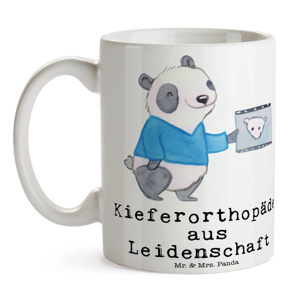Tasse Kieferorthopäde aus Leidenschaft Kaffeetasse, schöne tasse, statement tasse, Kaffeebecher, Keramikbecher, hochwertige tasse, Designtasse, tasse für büro, kaffeetasse keramik, Tasse, Frühstückstasse, Teetasse, Bürotasse, Henkelbecher, Frühstücksbecher, Mug, milchkaffeetasse, tasse für kaffee, Becher, kaffeebecher keramik, Pott, Tasse mit Motiv, Dekotasse, haferl, Kakaotasse, Coffee Mug, kaffeetasse bedruckt, Geschenktasse, Bedruckte Tasse, Sprüchetasse, Kaffeepott, heißgetränkebecher, Bürobecher, Trinkbecher, Teebecher, design tasse, Motivtasse, kaffeebecher bedruckt, Tasse mit Spruch, Henkeltasse, Teepott, Keramiktasse, Trinktasse, Geschenk, Schenken, Jubiläum, Danke, Dankeschön, Beruf, Ausbildung, Abschied, Rente, Kollege, Kollegin, Arbeitskollege, Mitarbeiter, Firma