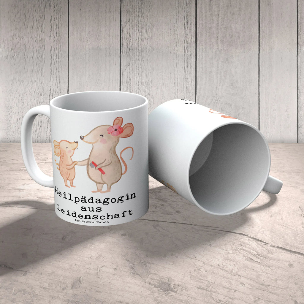 Tasse Heilpädagogin aus Leidenschaft milchkaffeetasse, tasse für kaffee, Kaffeepott, Sprüchetasse, kaffeebecher keramik, heißgetränkebecher, Teetasse, Tasse mit Spruch, Keramiktasse, Teepott, Coffee Mug, statement tasse, Becher, Trinktasse, Pott, Kakaotasse, Bedruckte Tasse, Dekotasse, kaffeetasse keramik, Tasse mit Motiv, Bürotasse, Motivtasse, Teebecher, Keramikbecher, tasse für büro, Designtasse, Frühstücksbecher, Henkelbecher, Tasse, hochwertige tasse, design tasse, Henkeltasse, Trinkbecher, haferl, kaffeetasse bedruckt, Bürobecher, Geschenktasse, kaffeebecher bedruckt, Kaffeetasse, Kaffeebecher, schöne tasse, Frühstückstasse, Mug, Geschenk, Schenken, Jubiläum, Danke, Dankeschön, Beruf, Ausbildung, Abschied, Rente, Kollege, Kollegin, Arbeitskollege, Mitarbeiter, Firma, Studium, Heilpädagogik, Heilpädagogin