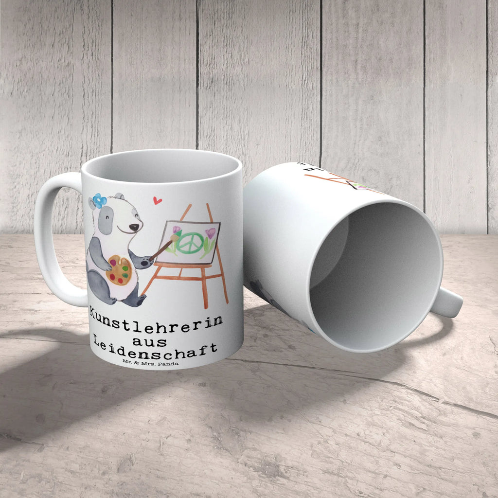 Tasse Kunstlehrerin aus Leidenschaft Porzellantasse, Kaffeetasse, Tasse mit Motiven, Geschenktasse, Tasse mit Zitaten, Bürotasse, Keramiktasse, Teetasse, Tasse, Beruf, Ausbildung, Jubiläum, Abschied, Rente, Kollege, Kollegin, Geschenk, Schenken, Arbeitskollege, Mitarbeiter, Firma, Danke, Dankeschön, Kunstunterricht, Kunstschule, Kunstlehrerin